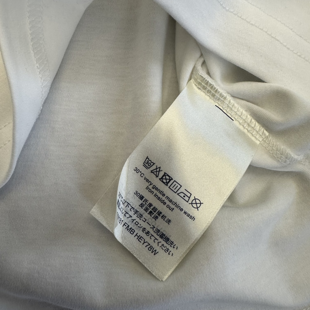 Louis Vuitton Women's Stylish Short Sleeve Top - S, M, L Available 10 i1748243929 3499 8