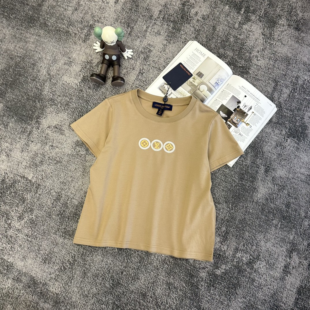 Louis Vuitton Women's Stylish Short Sleeve Top - S, M, L Available 4 i1748243929 9627 2