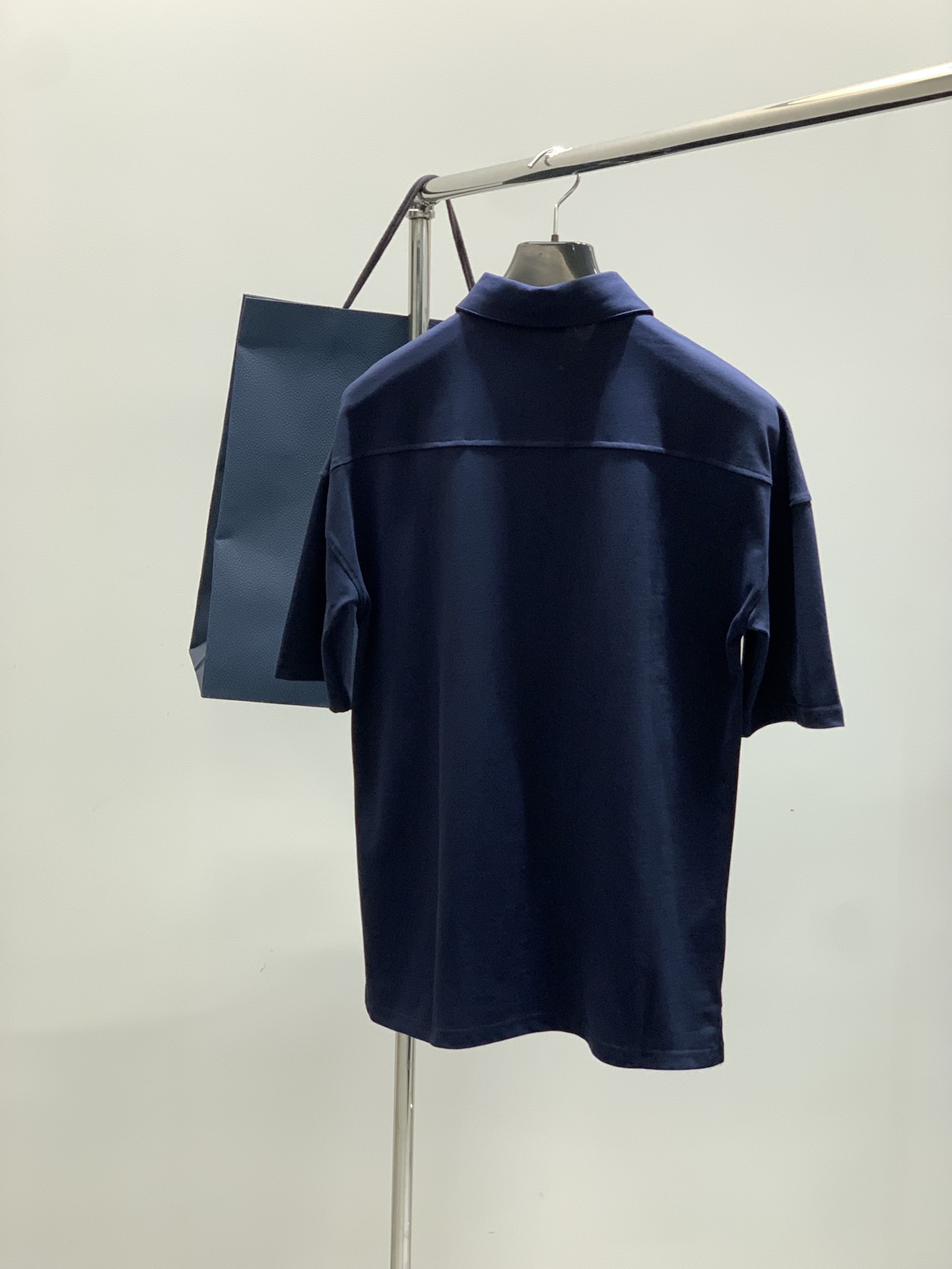 ，Dior 迪奥， 2025夏季新品，专柜同步有售，简约时尚休闲翻领短袖T恤，原版进口面料，舒适透气，顶