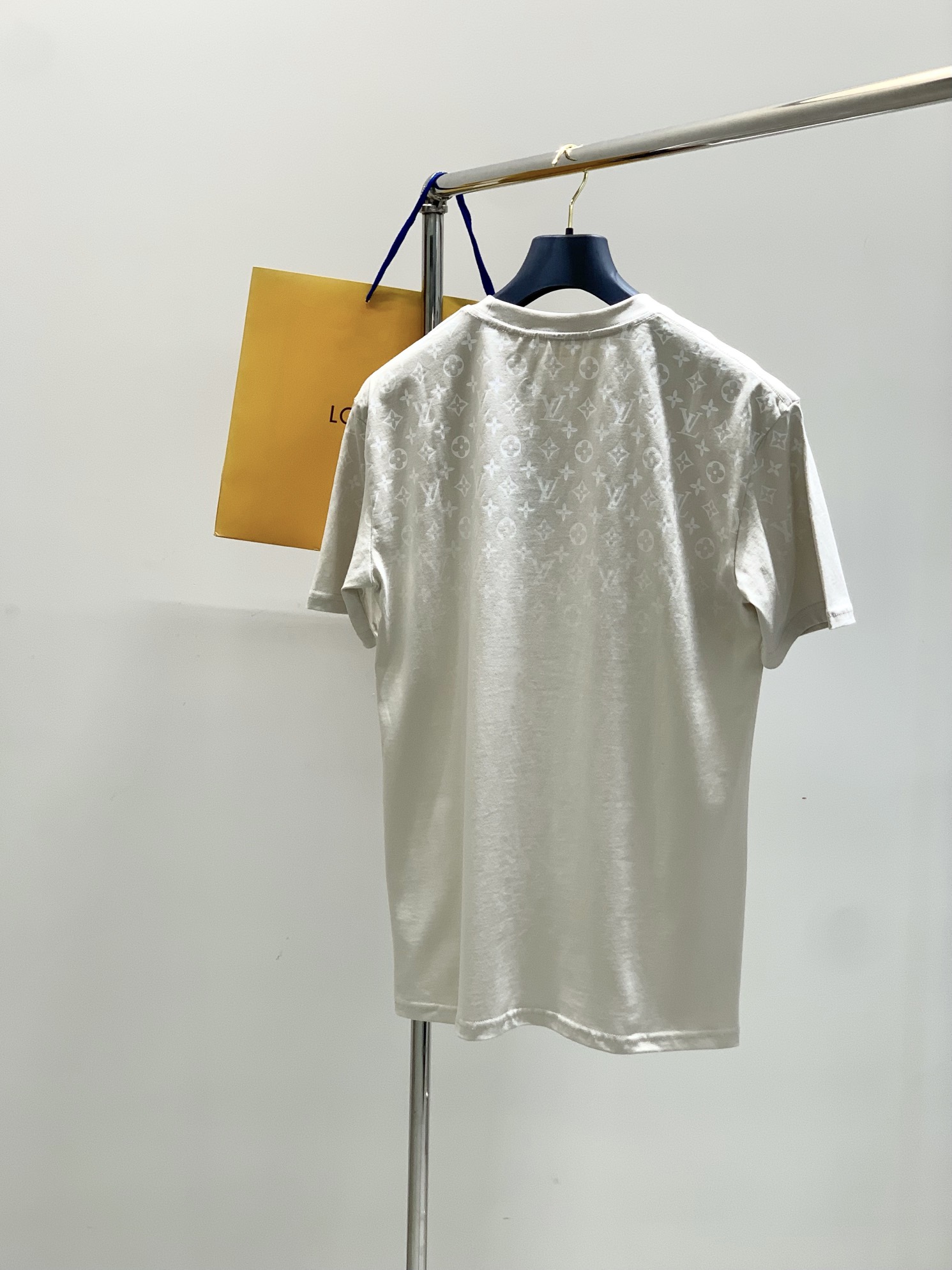 ，LouisVuitton 路易威登，2025夏季最新款，专柜同步有售，原单狠货，时尚休闲圆领短袖T恤，