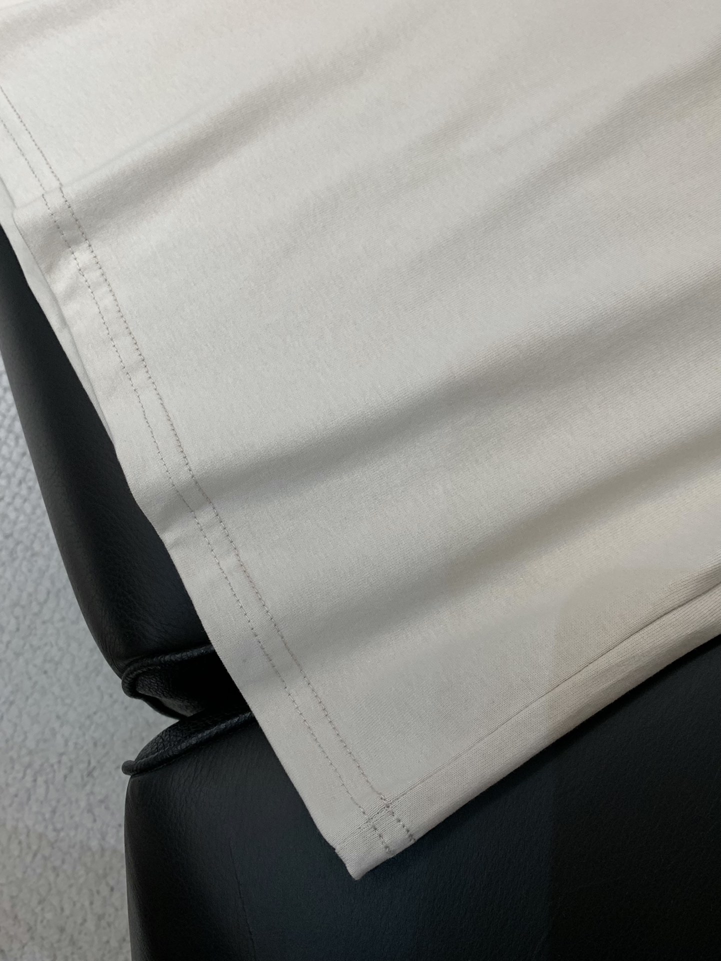 ，LouisVuitton 路易威登，2025夏季最新款，专柜同步有售，原单狠货，时尚休闲圆领短袖T恤，