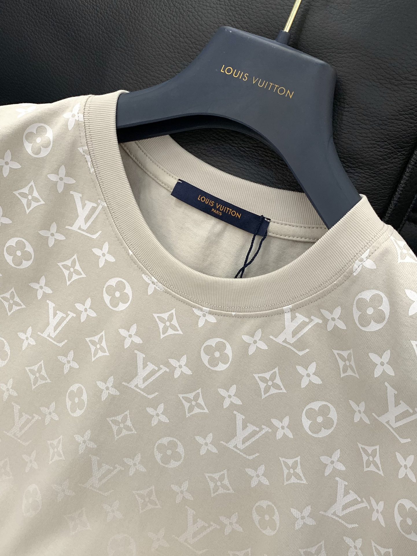 ，LouisVuitton 路易威登，2025夏季最新款，专柜同步有售，原单狠货，时尚休闲圆领短袖T恤，