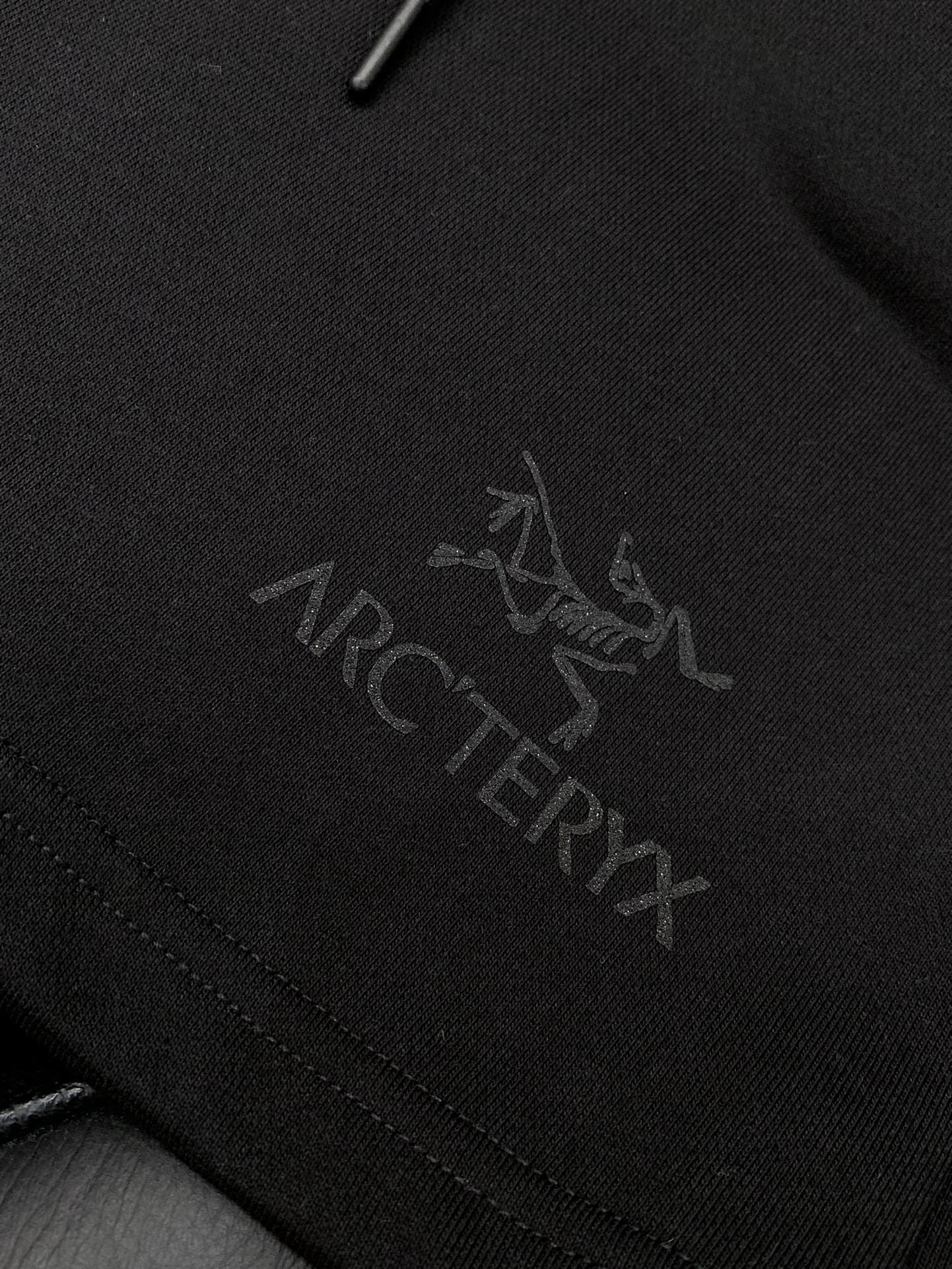 ，ARCTERYX 始祖鸟，2025夏季新品，时尚休闲短裤，专柜同步有售，原单狠货，采用进口原版面料，顶