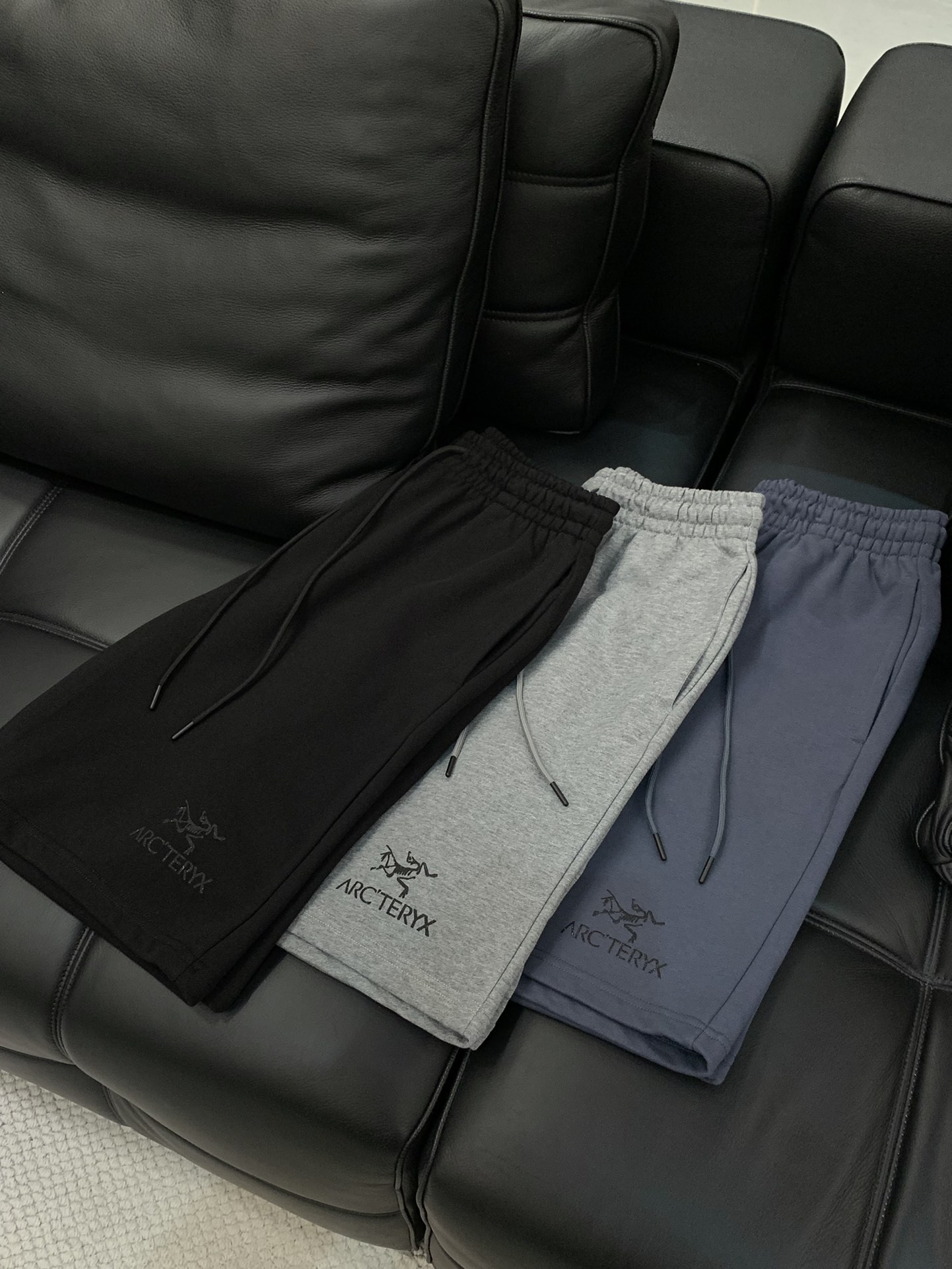 ，ARCTERYX 始祖鸟，2025夏季新品，时尚休闲短裤，专柜同步有售，原单狠货，采用进口原版面料，顶