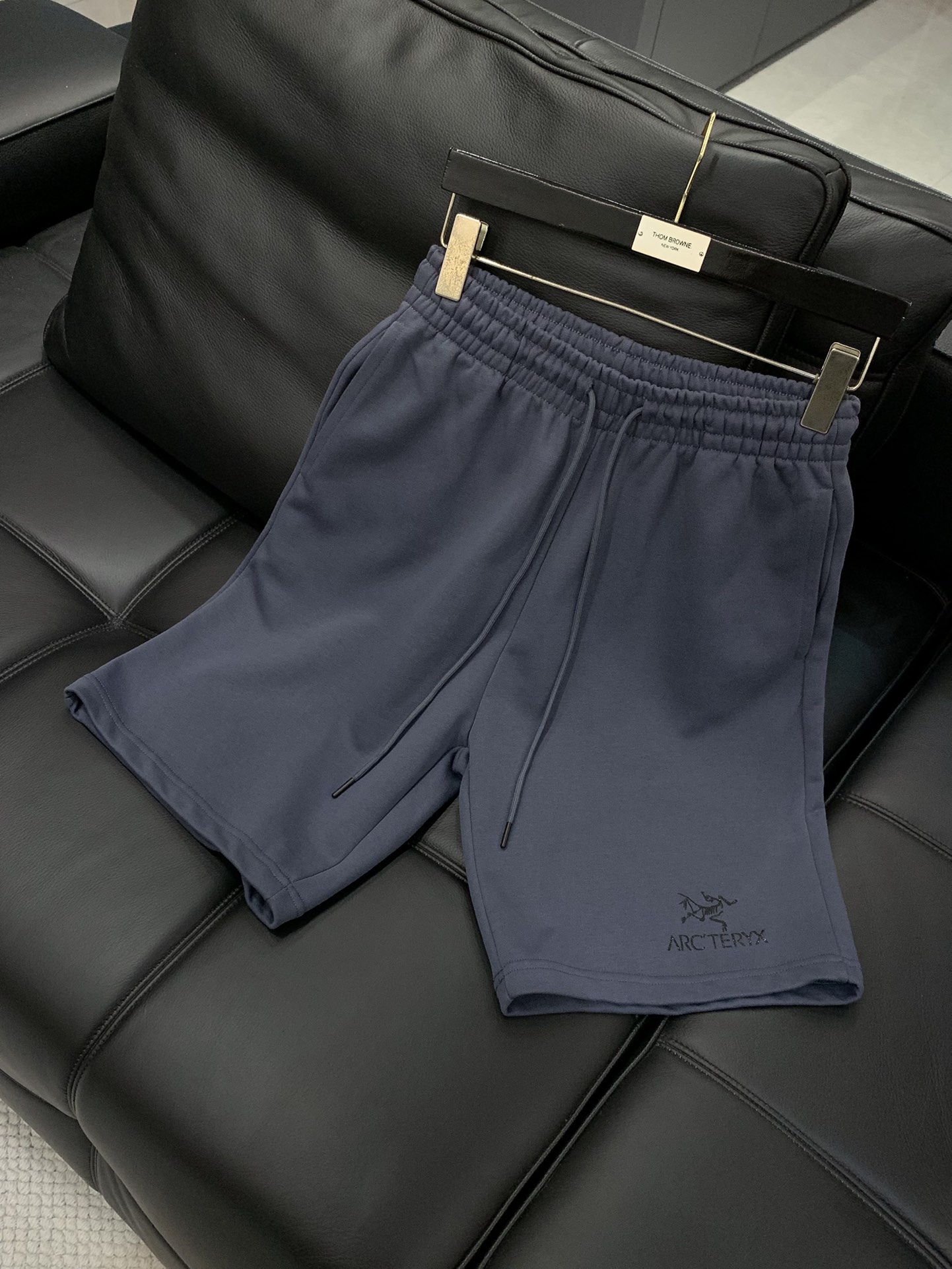 ，ARCTERYX 始祖鸟，2025夏季新品，时尚休闲短裤，专柜同步有售，原单狠货，采用进口原版面料，顶
