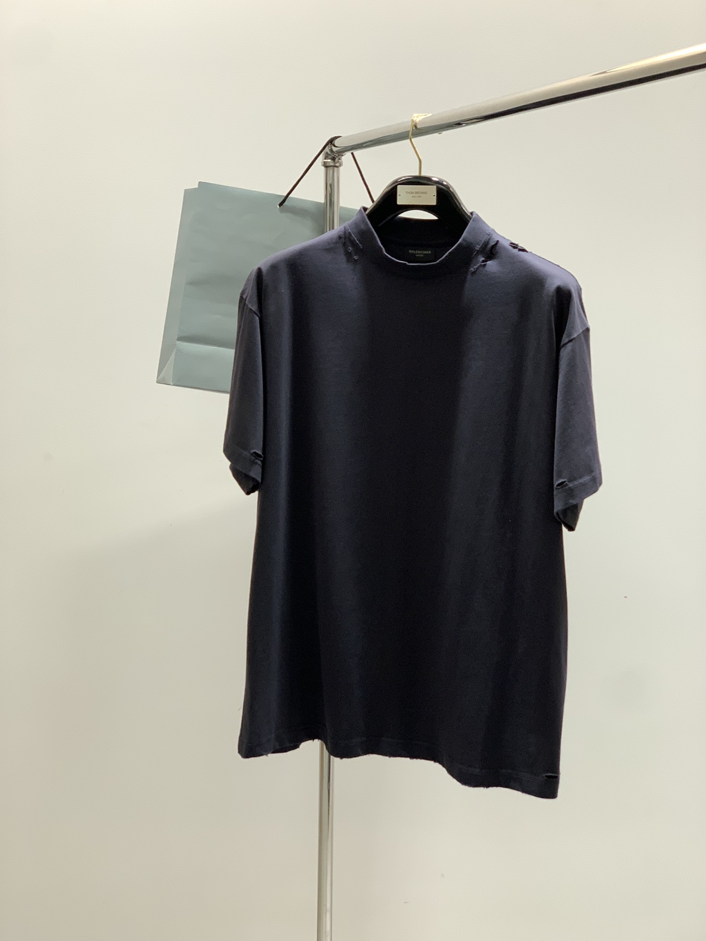 ，Balenciaga 巴黎世家，2025夏季最新款，专柜同步有售，原单狠货，爆款时尚休闲圆领短袖T恤，