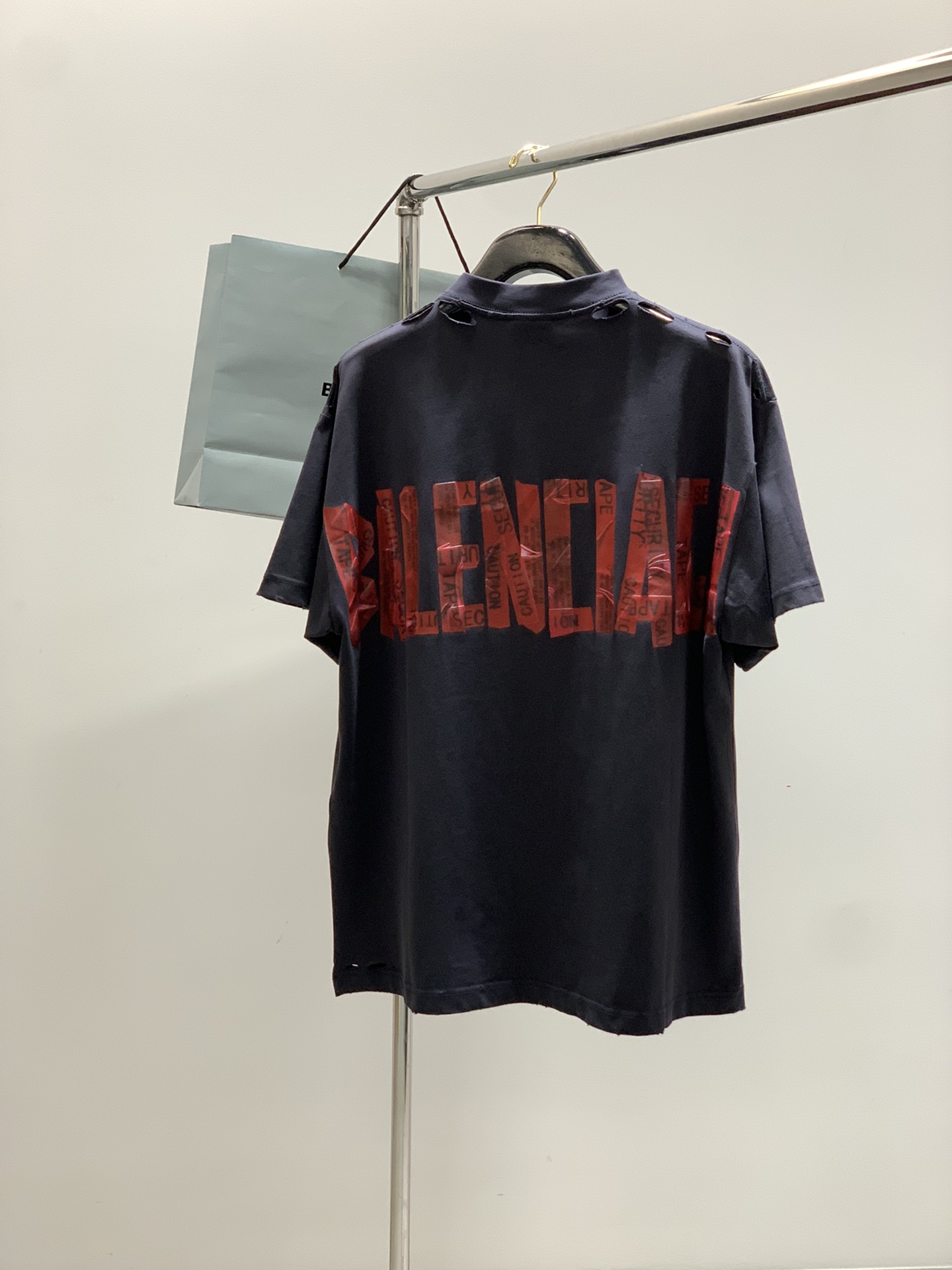 ，Balenciaga 巴黎世家，2025夏季最新款，专柜同步有售，原单狠货，爆款时尚休闲圆领短袖T恤，