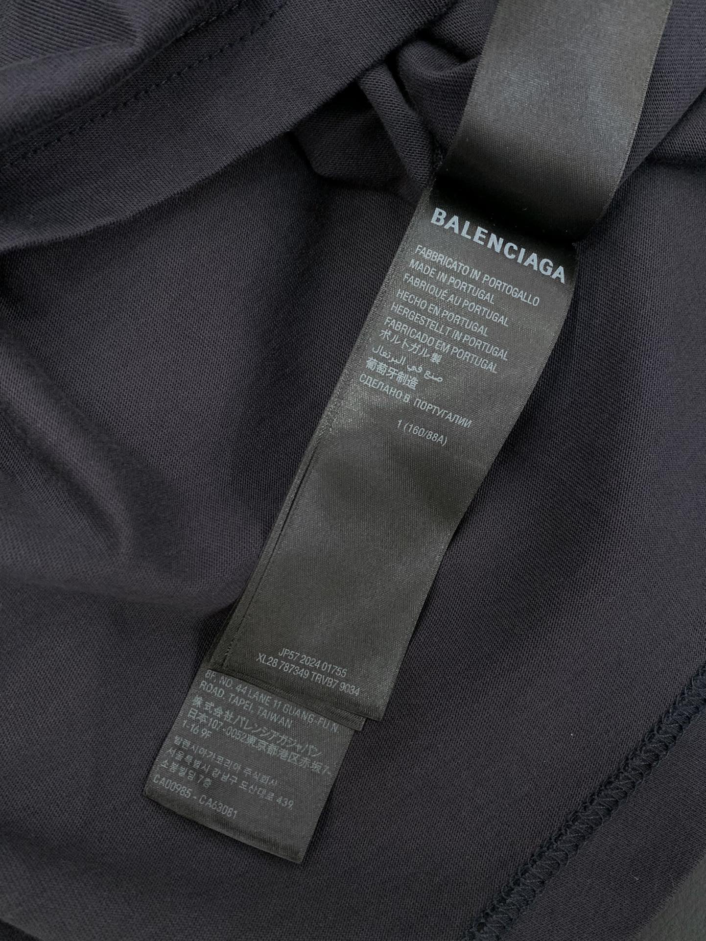 ，Balenciaga 巴黎世家，2025夏季最新款，专柜同步有售，原单狠货，爆款时尚休闲圆领短袖T恤，