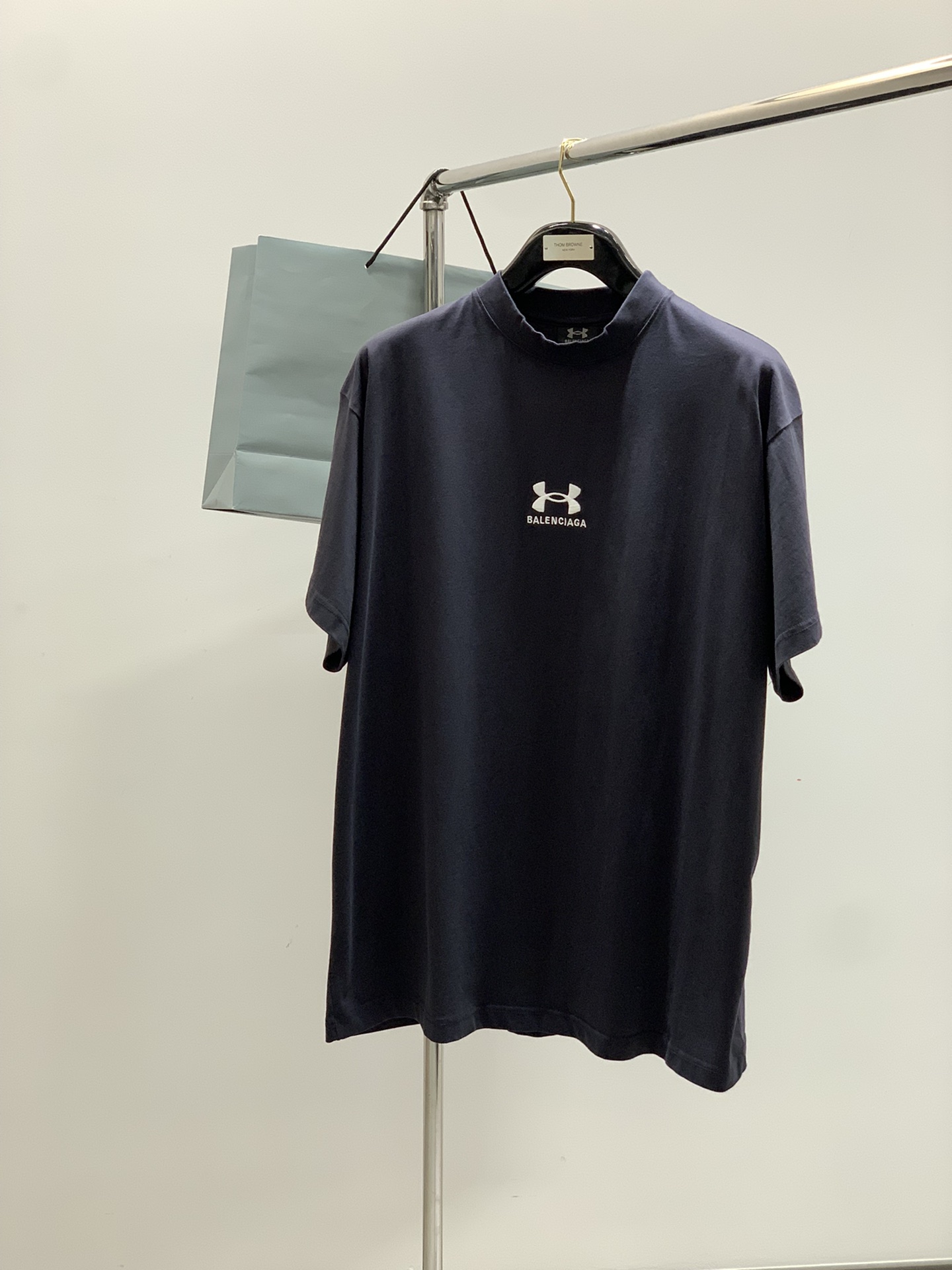 ，Balenciaga 巴黎世家，2025夏季最新款，专柜同步有售，原单狠货，爆款时尚休闲圆领短袖T恤，