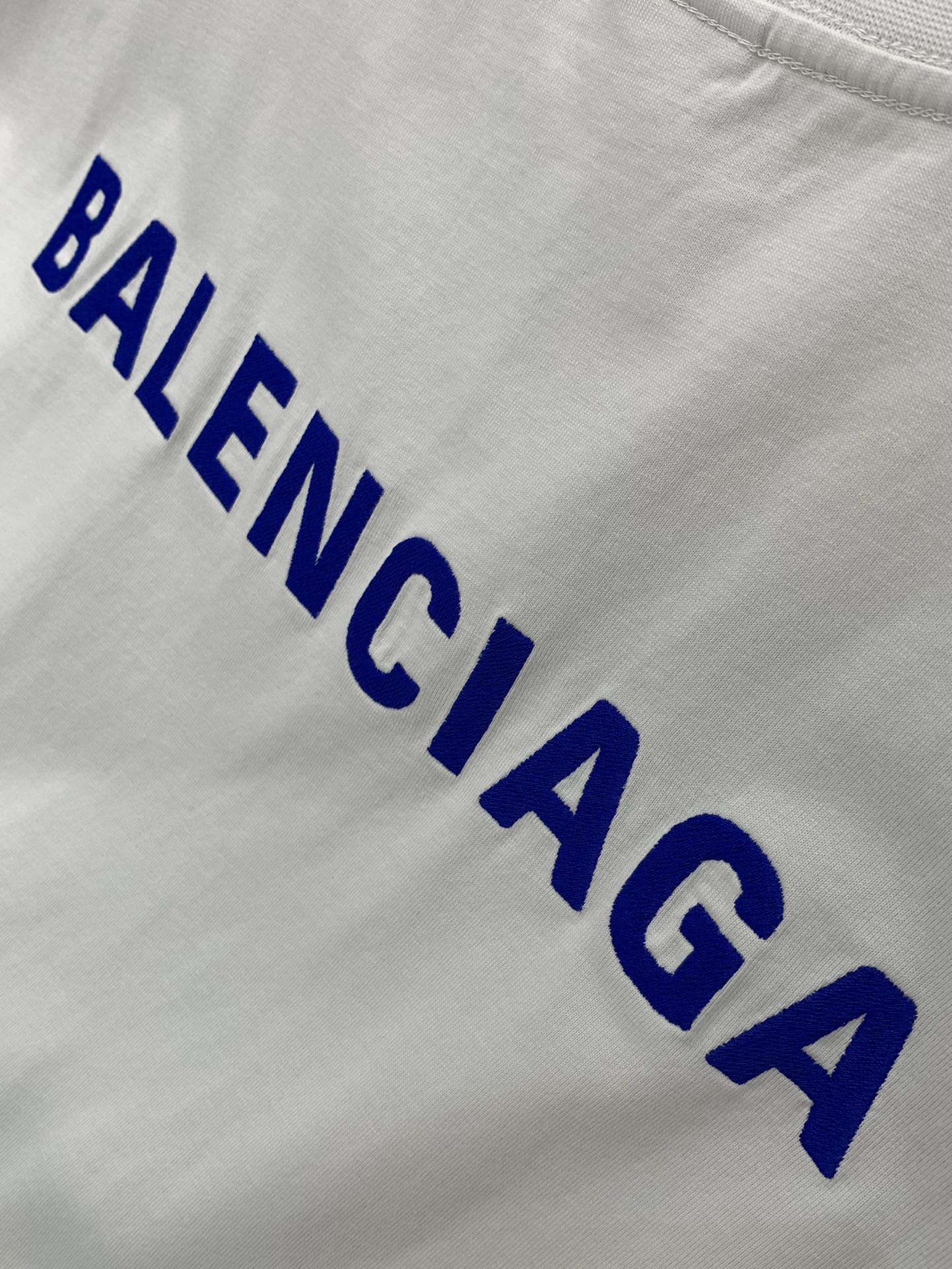 ，Balenciaga 巴黎世家，2025夏季最新款，专柜同步有售，原单狠货，爆款时尚休闲无袖上衣，进口