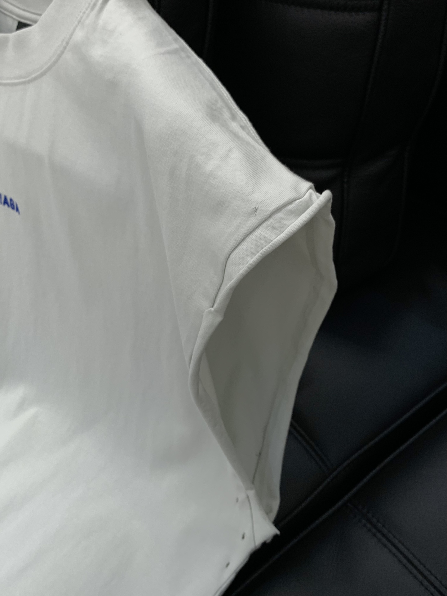 ，Balenciaga 巴黎世家，2025夏季最新款，专柜同步有售，原单狠货，爆款时尚休闲无袖上衣，进口