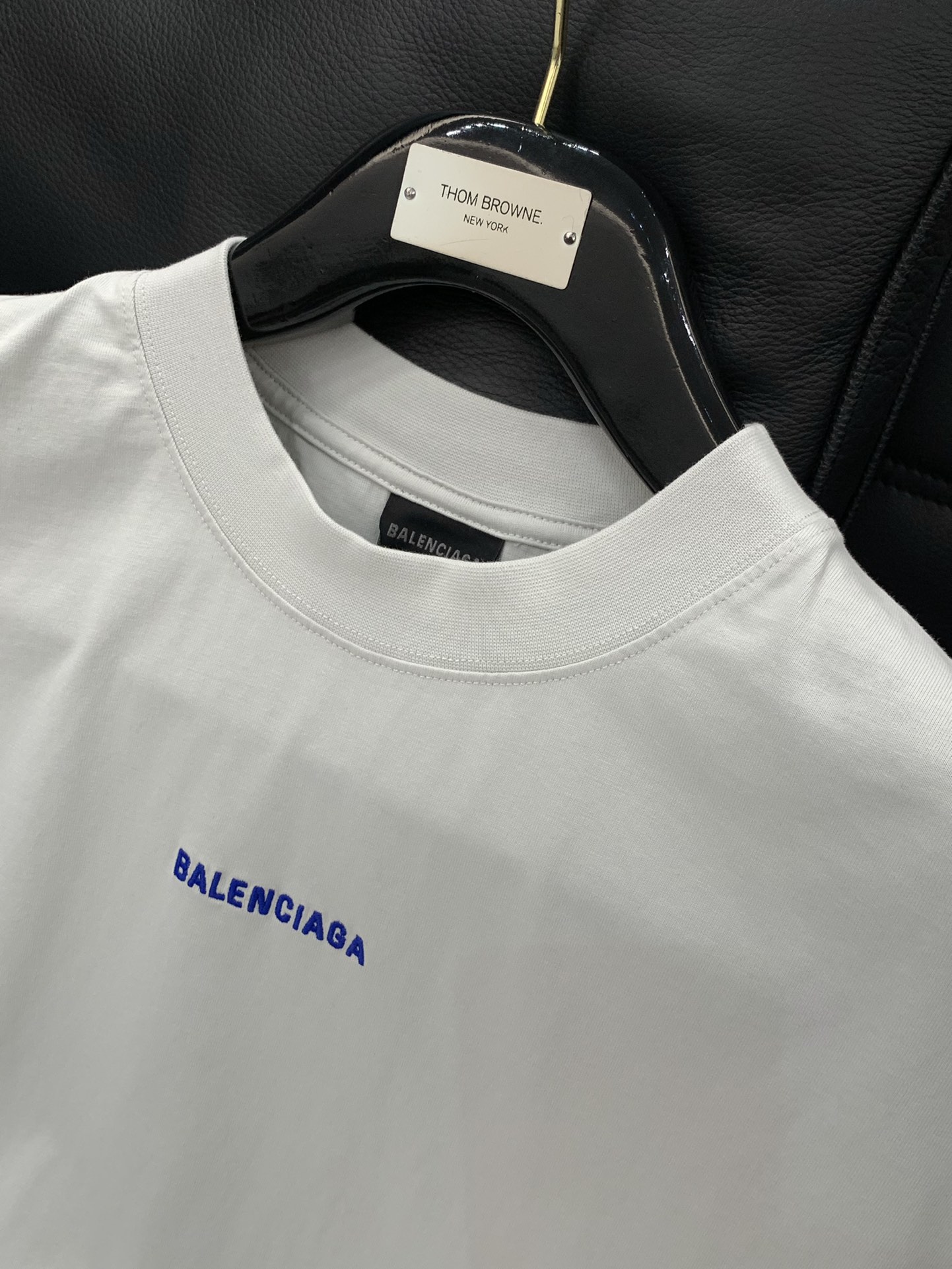 ，Balenciaga 巴黎世家，2025夏季最新款，专柜同步有售，原单狠货，爆款时尚休闲无袖上衣，进口