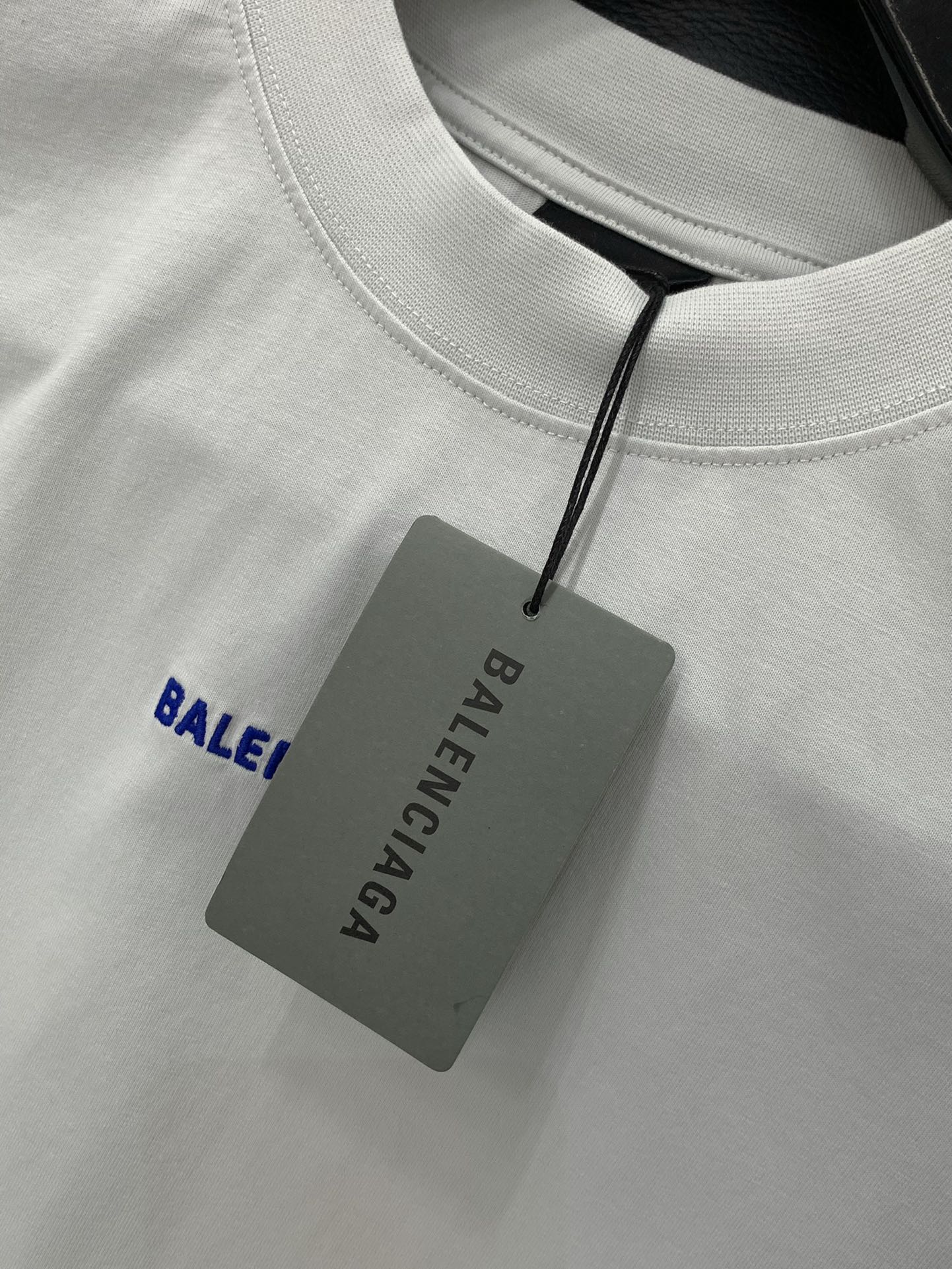 ，Balenciaga 巴黎世家，2025夏季最新款，专柜同步有售，原单狠货，爆款时尚休闲无袖上衣，进口