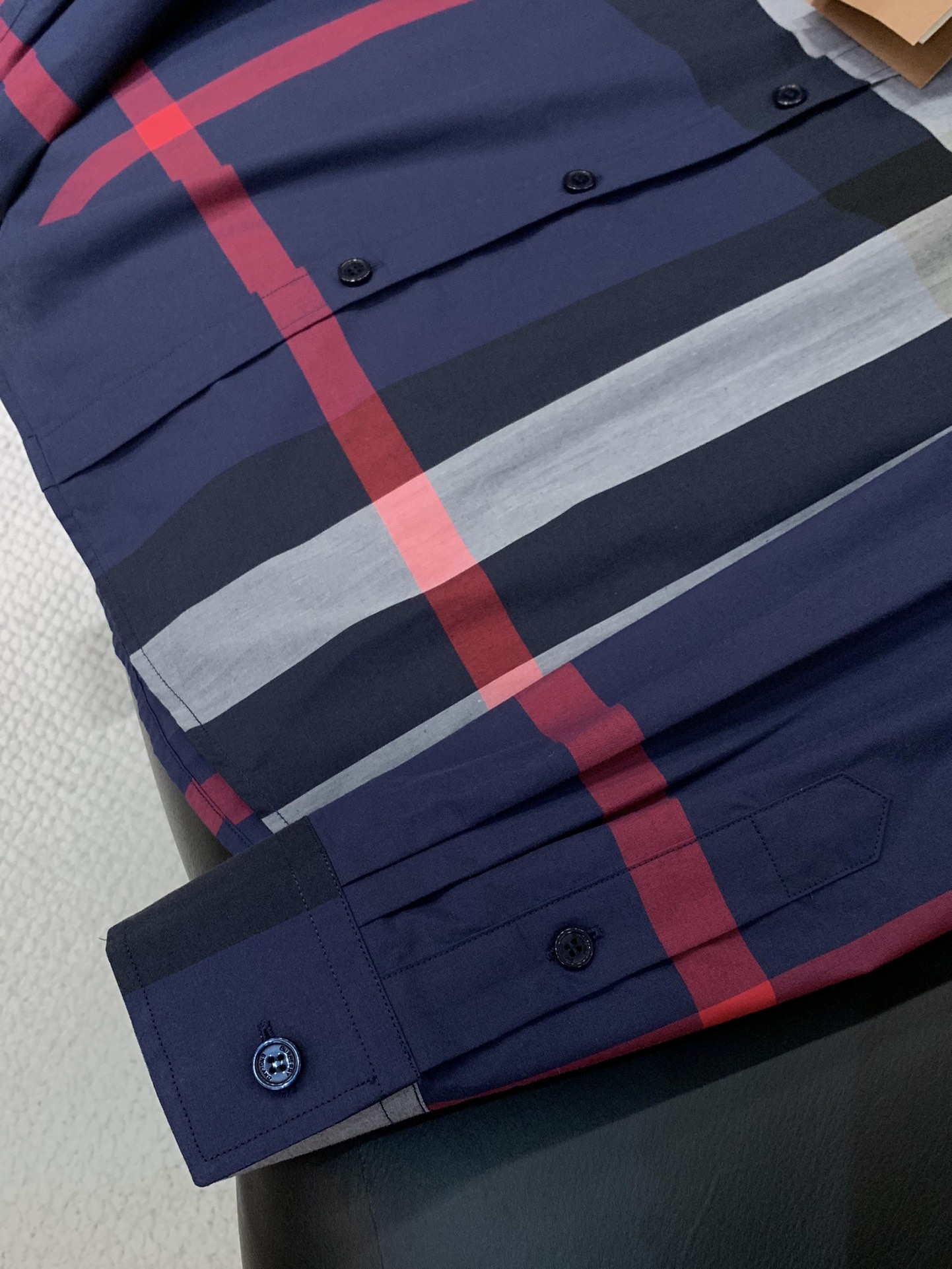 ，Burberry 巴宝莉，2025春季最新品，专柜同步有售，原单狠货，时尚休闲长袖衬衫，进口原版面料，