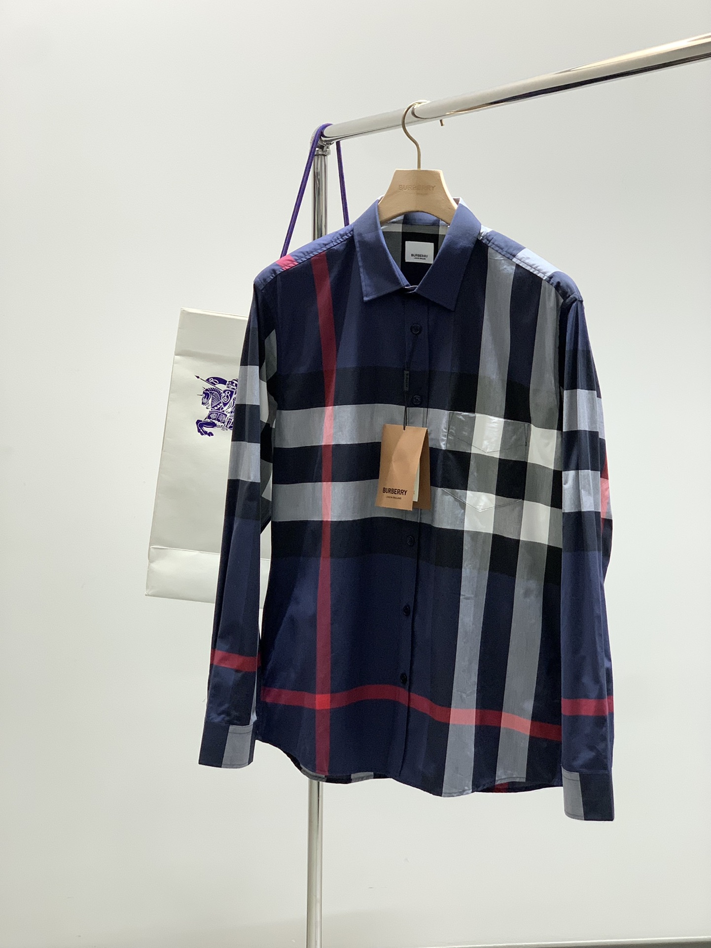 ，Burberry 巴宝莉，2025春季最新品，专柜同步有售，原单狠货，时尚休闲长袖衬衫，进口原版面料，