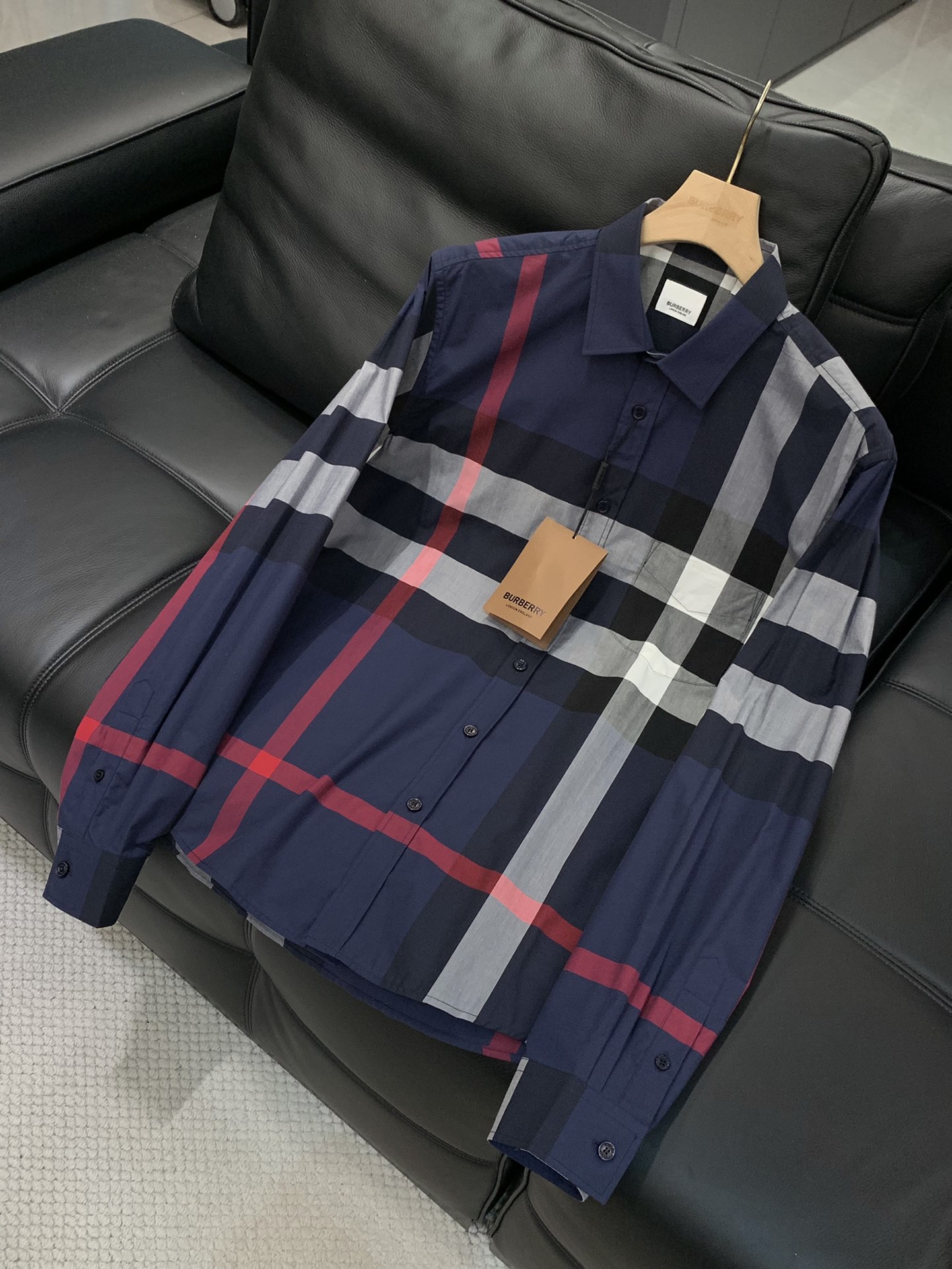 ，Burberry 巴宝莉，2025春季最新品，专柜同步有售，原单狠货，时尚休闲长袖衬衫，进口原版面料，