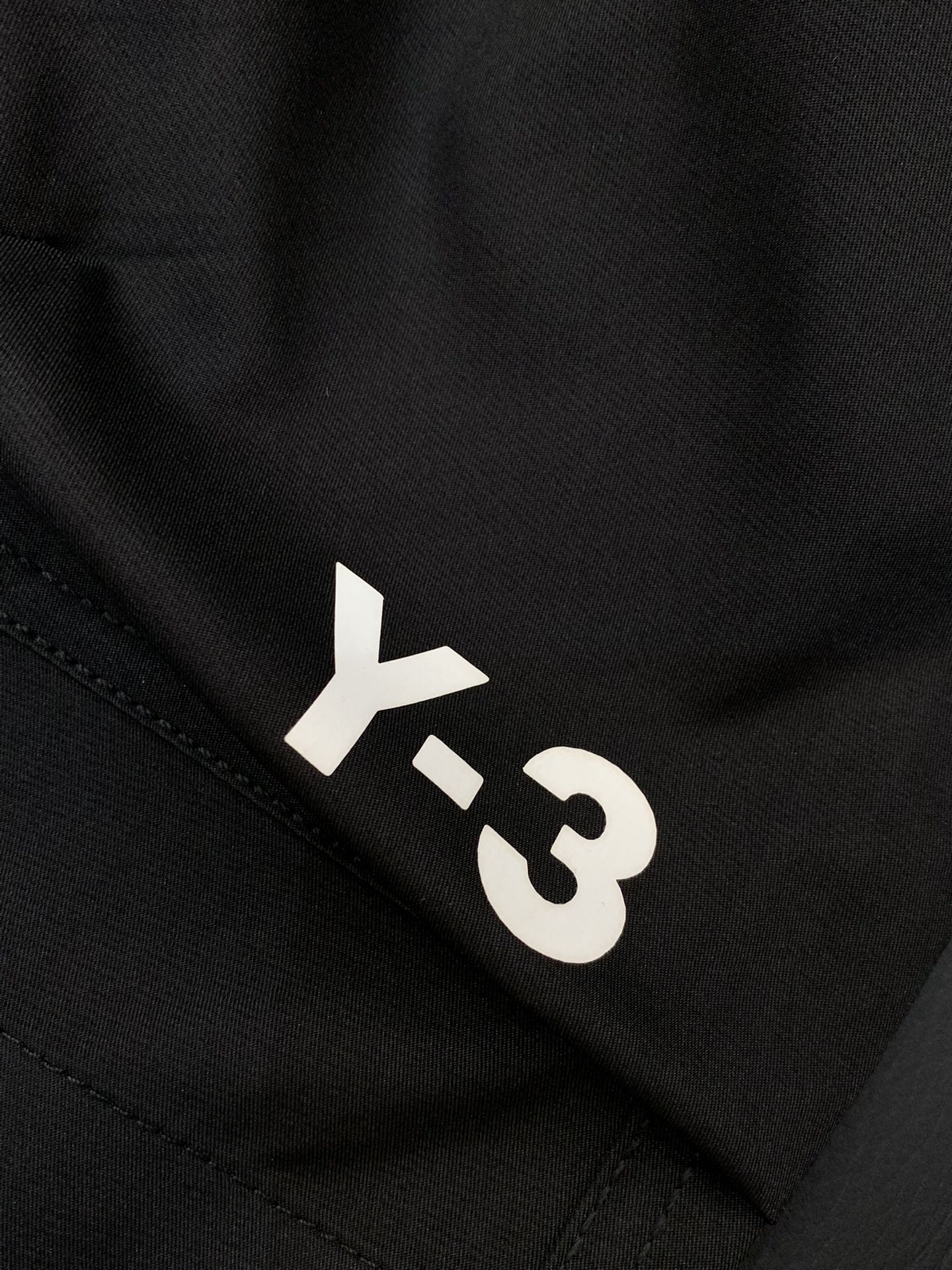 ，Y-3 山本耀司，2025夏季最新品，专柜同步有售，原单狠货，时尚休闲短裤，进口原版面料，舒适度极佳，