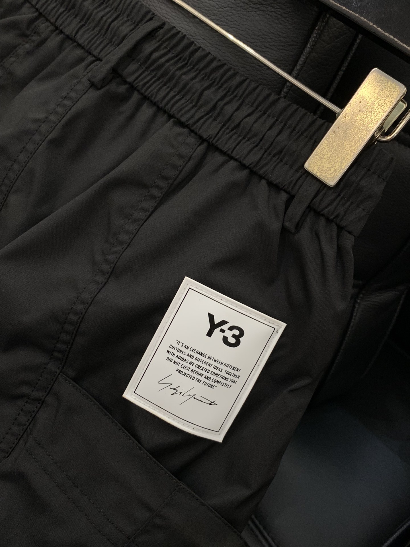 ，Y-3 山本耀司，2025夏季最新品，专柜同步有售，原单狠货，时尚休闲短裤，进口原版面料，舒适度极佳，