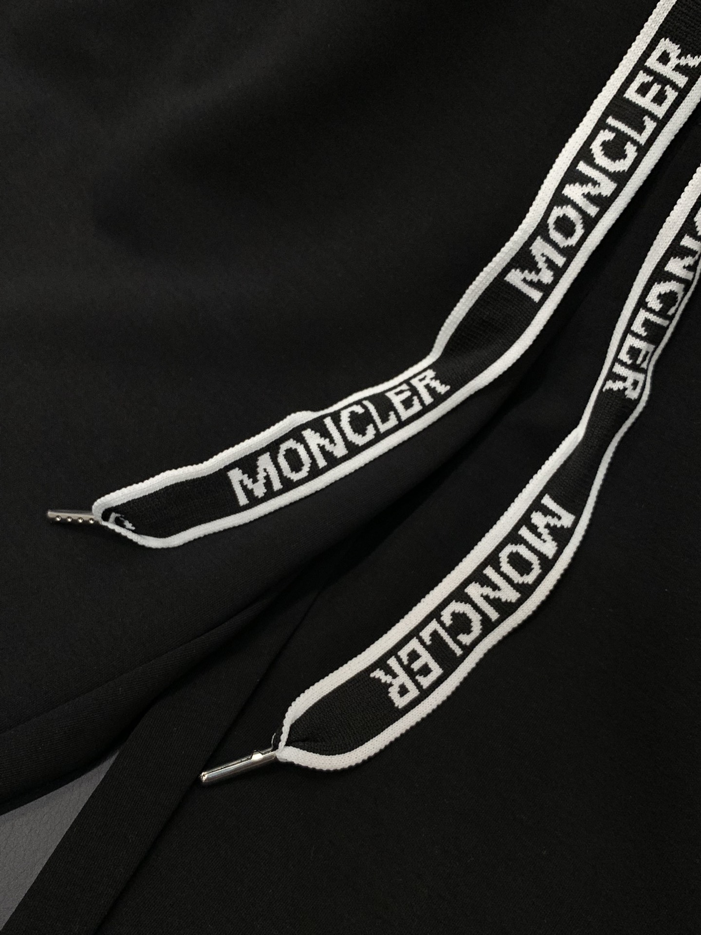 ，Moncler 蒙口，2025春季最新品，专柜同步有售，原单狠货，时尚休闲裤，采用进口原版面料，顶级刺