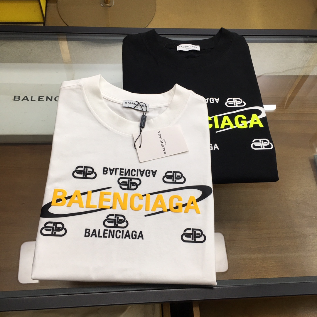 NO:469815,New trendy brand 'BLCA' 2025 new trendy brand short-sleeved T-shirt (small style) is the darling of the fashion industry in the brand!  Men's trendy brand short-sleeved!  While the materials are exquisite, the overall design is quite fashionable. Today I recommend his versatile and classic styles. The logo design on the chest brand is printed and designed with vivid personality!  The fabric is made of customer-supplied fixed-woven Gaoke Re-English Long-Wire Cotton, and the high-quality Long-Wire Cotton raw materials are selected!  It has a smooth and smooth feel on the skin, and the upper body is crisp and stylish!  Comfort and breathability are perfect!  All fabrics are excellent!  S-3XL, T-shirt,tees,t-shirt,alexander wang19860909新品潮牌 《BLCA》 2025新款潮牌短袖T恤（版型微阔）品牌时尚界的宠儿！ 男士潮牌短袖！材质用料讲究的同时 整体的设计颇具时尚感 今天推荐他家百搭经典款 胸前品牌logo设计 采用印花设计 个性生动！面料采用客供定织高克重新疆长绒棉,甄选上等长绒棉花原料！亲肤挺滑手感,上身挺括有型！舒适性与透气性完美兼备！面料皆为上乘！S-3XL,,T-shirt,tees，t-shirt,alexander wang,Men's clothing