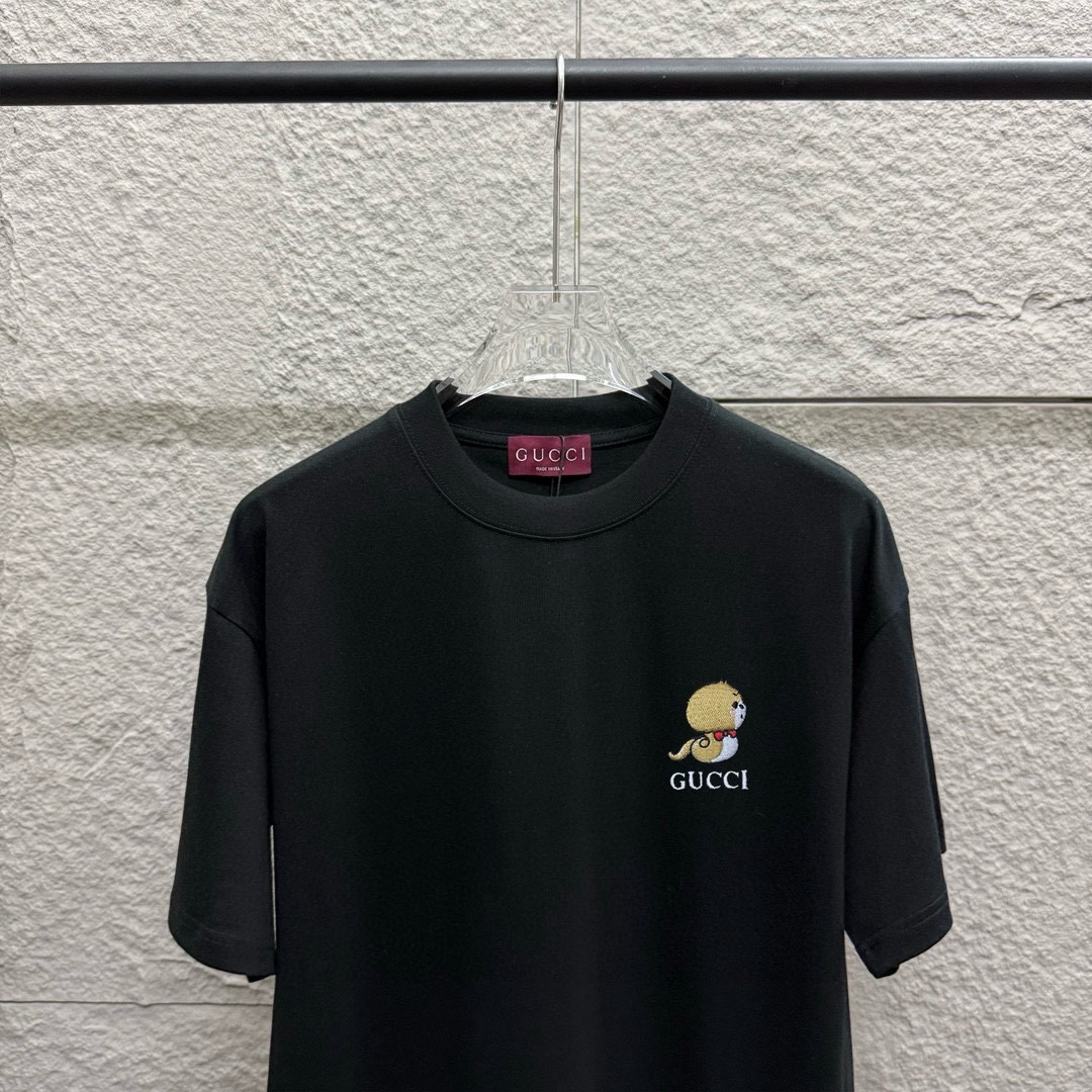 Gu Gucci* 2025 Año de la Serpiente, primavera-verano nuevo estilo, camiseta de manga corta con pequeño bordado de anima…