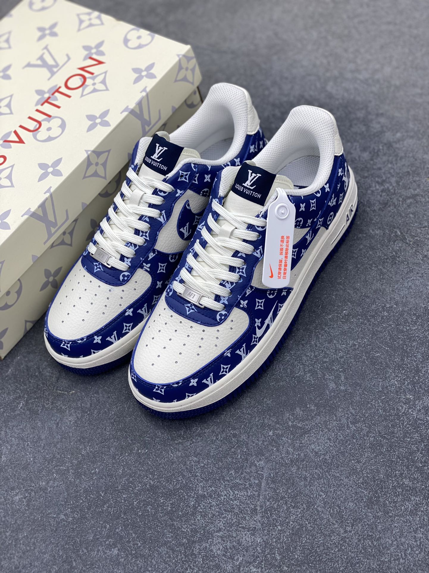 图片[8]-NIke Air Force 1 \’07 Low LV联名-白蓝小白勾 空军一号低帮 运动鞋 休闲鞋 折边针车 工艺难度大 原楦头原纸板 原装鞋盒 定制五金配件 内置全掌气垫 原厂鞋底 货号：LW9279-008 尺码：36 36.5 37.5 38 38.5 39 40 40.5 41 42 42.5 43 44 44.5 45-选品中心