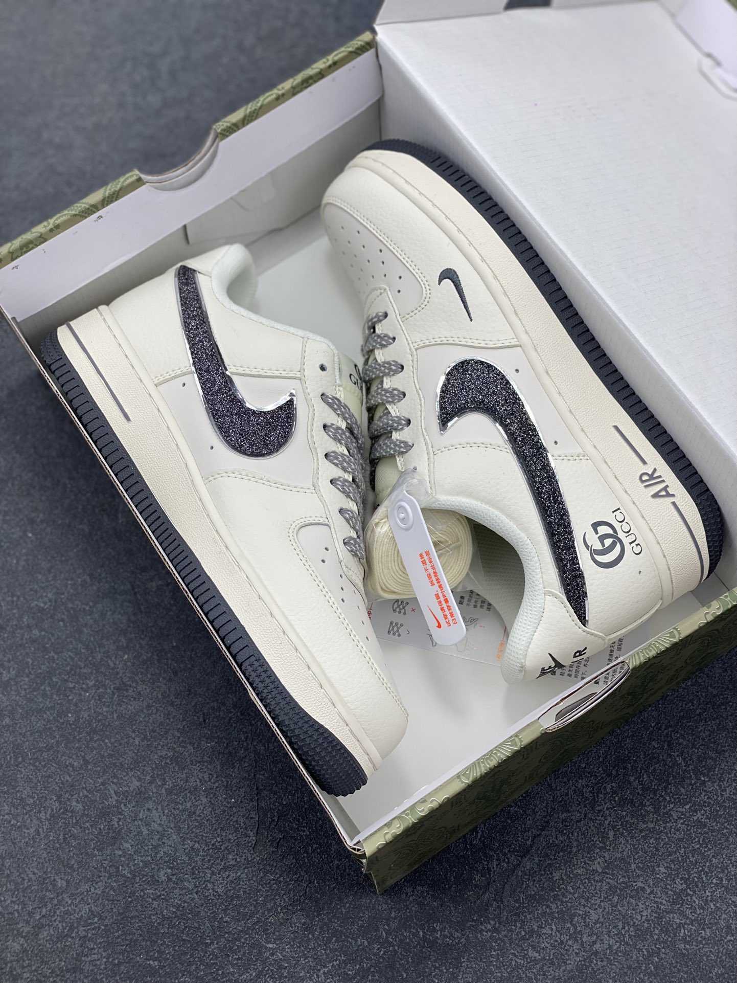 图片[9]-NIke Air Force 1 \’07 Low “古驰联名”空军一号 低帮 运动鞋 休闲鞋 折边针车 工艺难度大 原楦头原纸板 原装鞋盒 定制五金配件 内置全掌气垫 原厂鞋底 货号：QY6818-606 尺码：36 36.5 37.5 38 38.5 39 40 40.5 41 42 42.5 43 44 44.5 45-选品中心