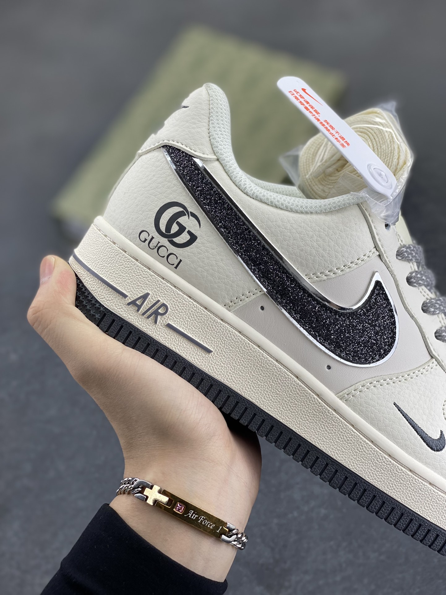 图片[6]-NIke Air Force 1 \’07 Low “古驰联名”空军一号 低帮 运动鞋 休闲鞋 折边针车 工艺难度大 原楦头原纸板 原装鞋盒 定制五金配件 内置全掌气垫 原厂鞋底 货号：QY6818-606 尺码：36 36.5 37.5 38 38.5 39 40 40.5 41 42 42.5 43 44 44.5 45-选品中心