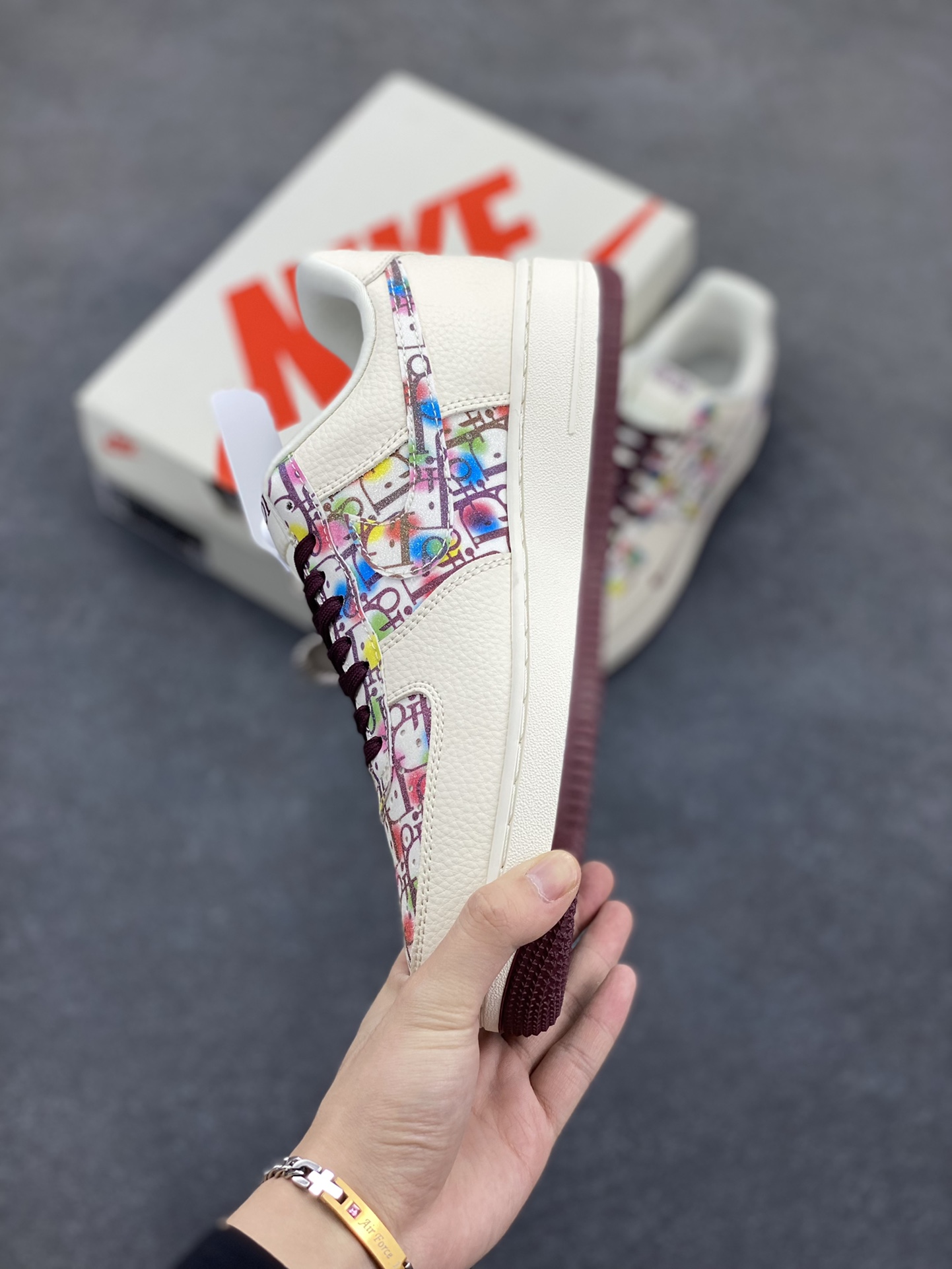 图片[3]-NIke Air Force 1 \’07 Low “迪奥联名——彩色插花”空军一号 低帮 运动鞋 休闲鞋 折边针车 工艺难度大 原楦头原纸板 原装鞋盒 定制五金配件 内置全掌气垫 原厂鞋底 货号：DF0188-063 尺码：36 36.5 37.5 38 38.5 39 40 40.5 41 42 42.5 43 44 44.5 45-选品中心
