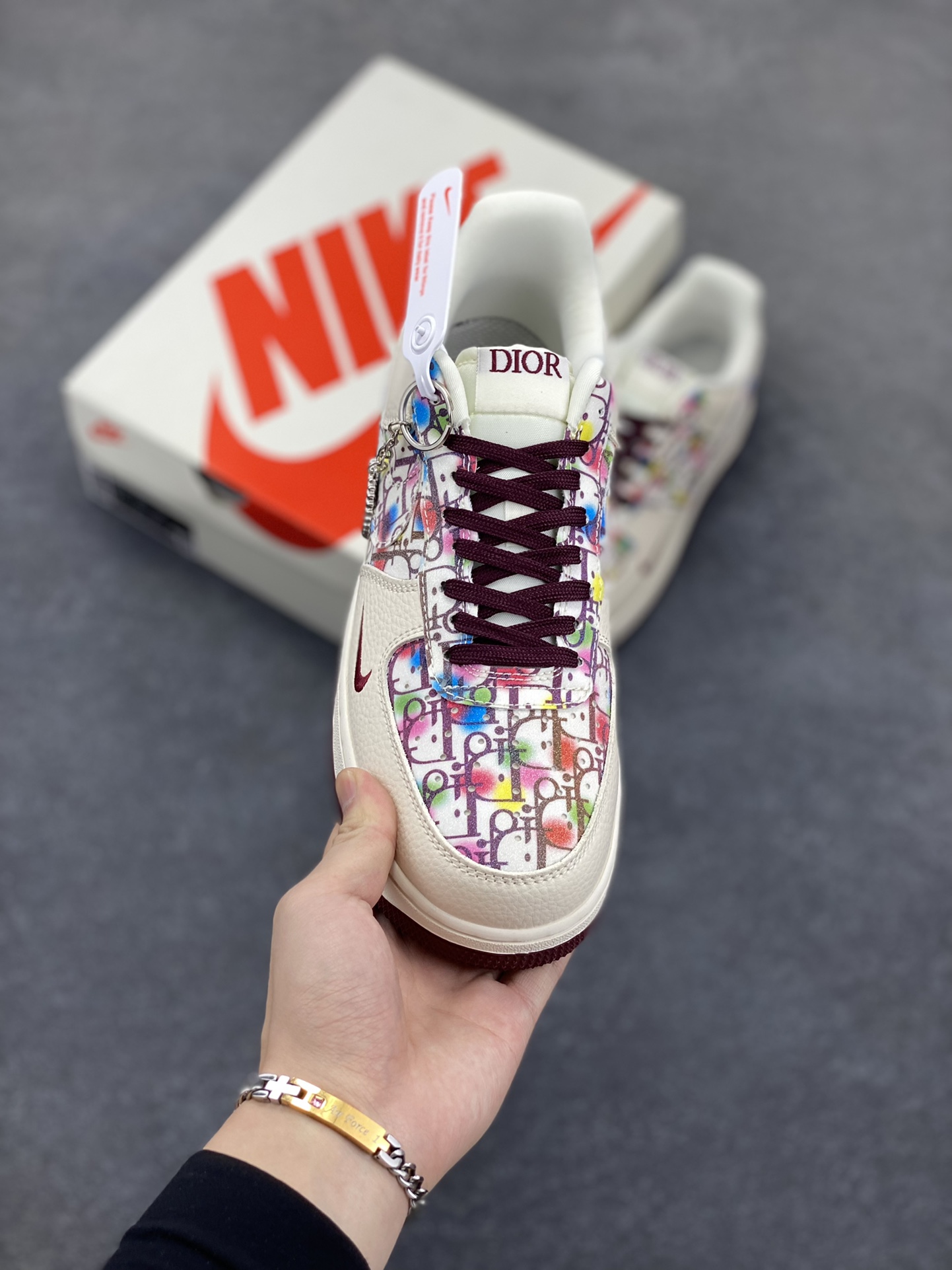 图片[2]-NIke Air Force 1 \’07 Low “迪奥联名——彩色插花”空军一号 低帮 运动鞋 休闲鞋 折边针车 工艺难度大 原楦头原纸板 原装鞋盒 定制五金配件 内置全掌气垫 原厂鞋底 货号：DF0188-063 尺码：36 36.5 37.5 38 38.5 39 40 40.5 41 42 42.5 43 44 44.5 45-选品中心