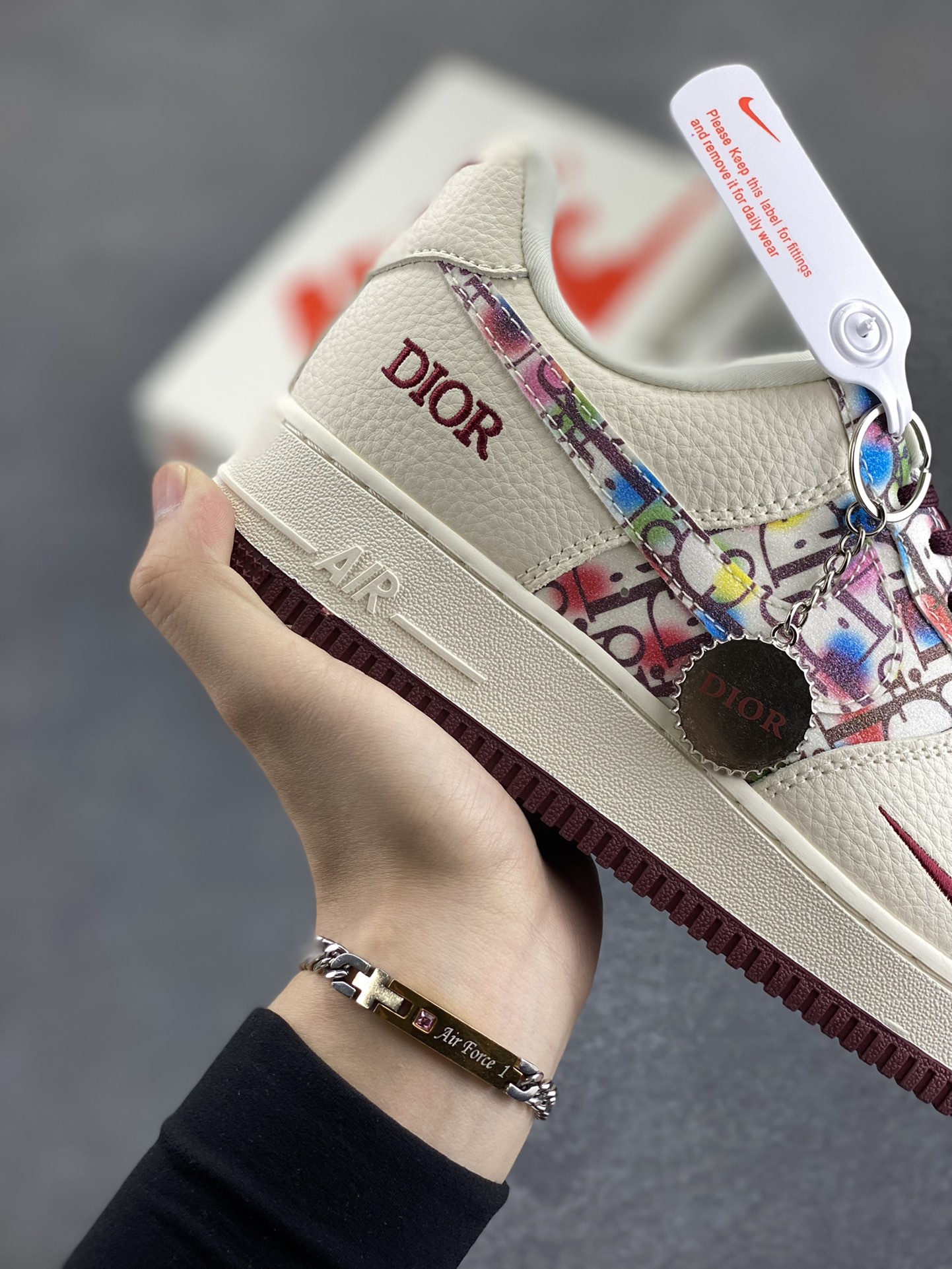 图片[6]-NIke Air Force 1 \’07 Low “迪奥联名——彩色插花”空军一号 低帮 运动鞋 休闲鞋 折边针车 工艺难度大 原楦头原纸板 原装鞋盒 定制五金配件 内置全掌气垫 原厂鞋底 货号：DF0188-063 尺码：36 36.5 37.5 38 38.5 39 40 40.5 41 42 42.5 43 44 44.5 45-选品中心
