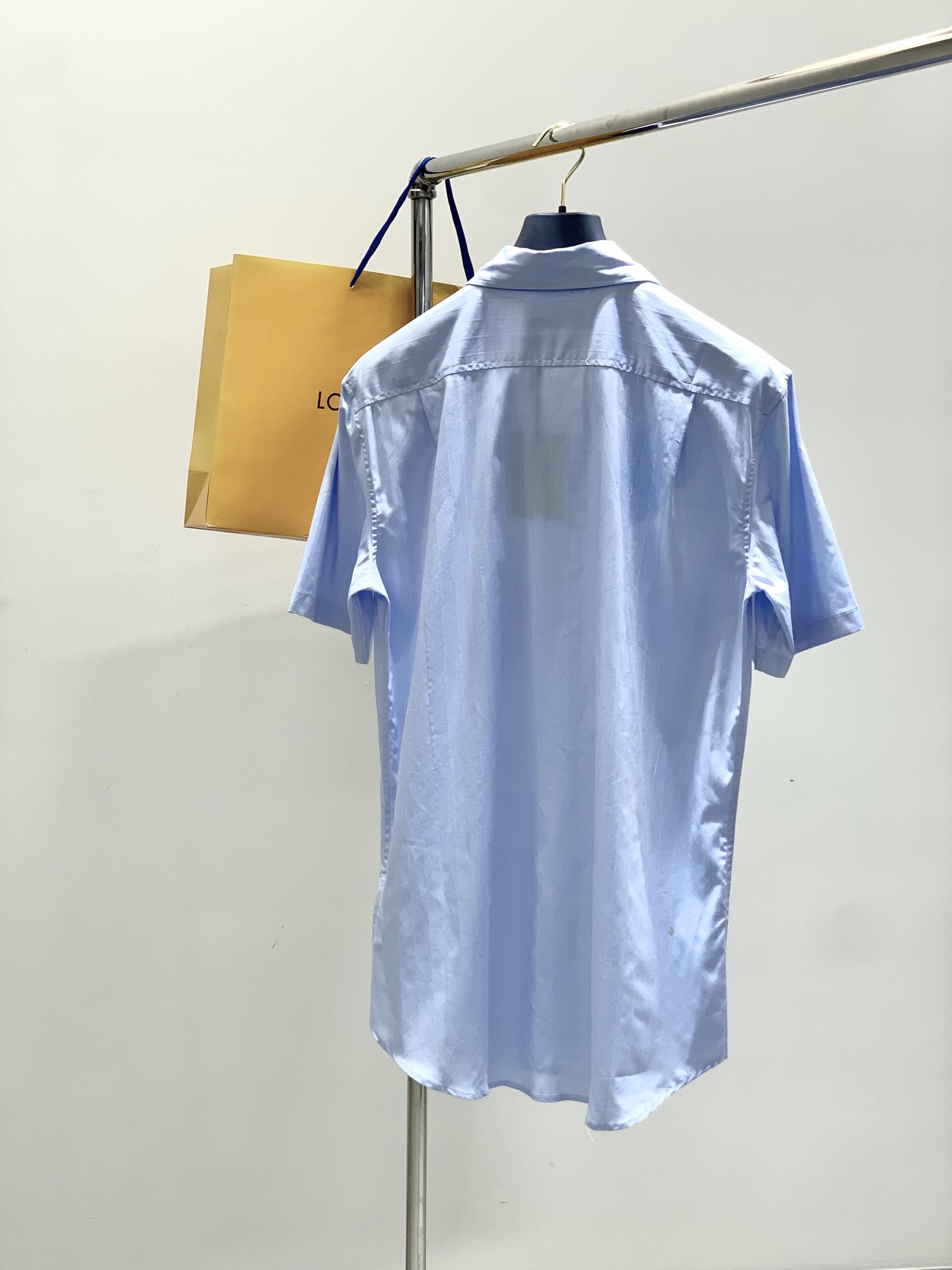 ，LouisVuitton 路易威登，2025夏季最新款，专柜同步有售，原单狠货，时尚休闲短袖衬衫，上身