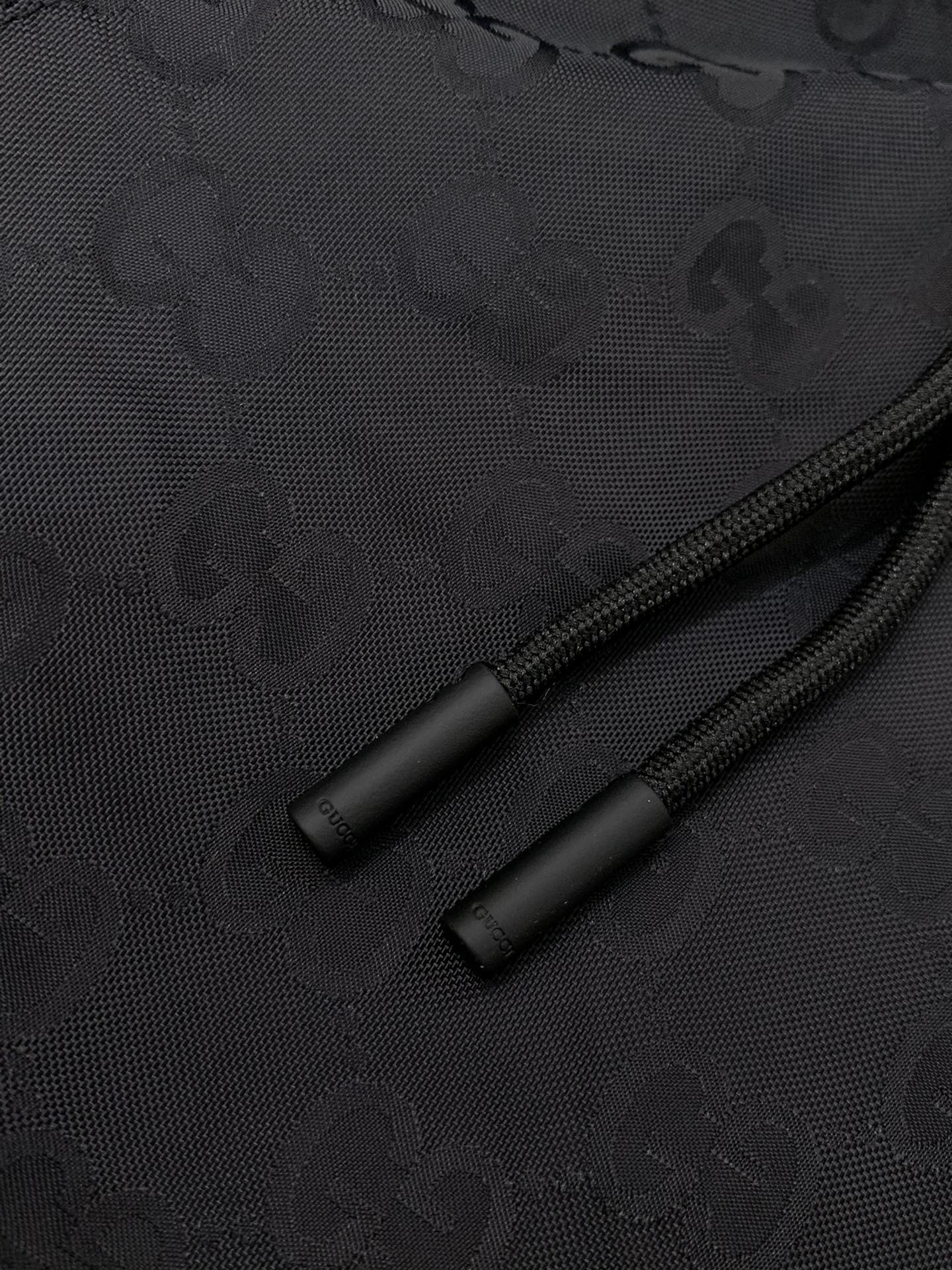 ，GUCCI 古驰，2025夏季最新品，专柜同步有售，原单狠货，时尚休闲短裤，进口原版面料，舒适透气，独