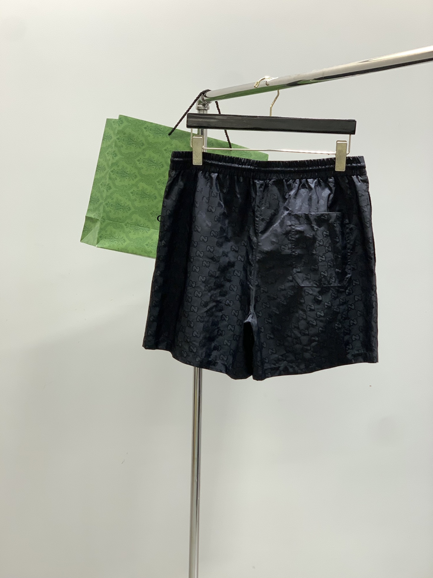 ，GUCCI 古驰，2025夏季最新品，专柜同步有售，原单狠货，时尚休闲短裤，进口原版面料，舒适透气，独