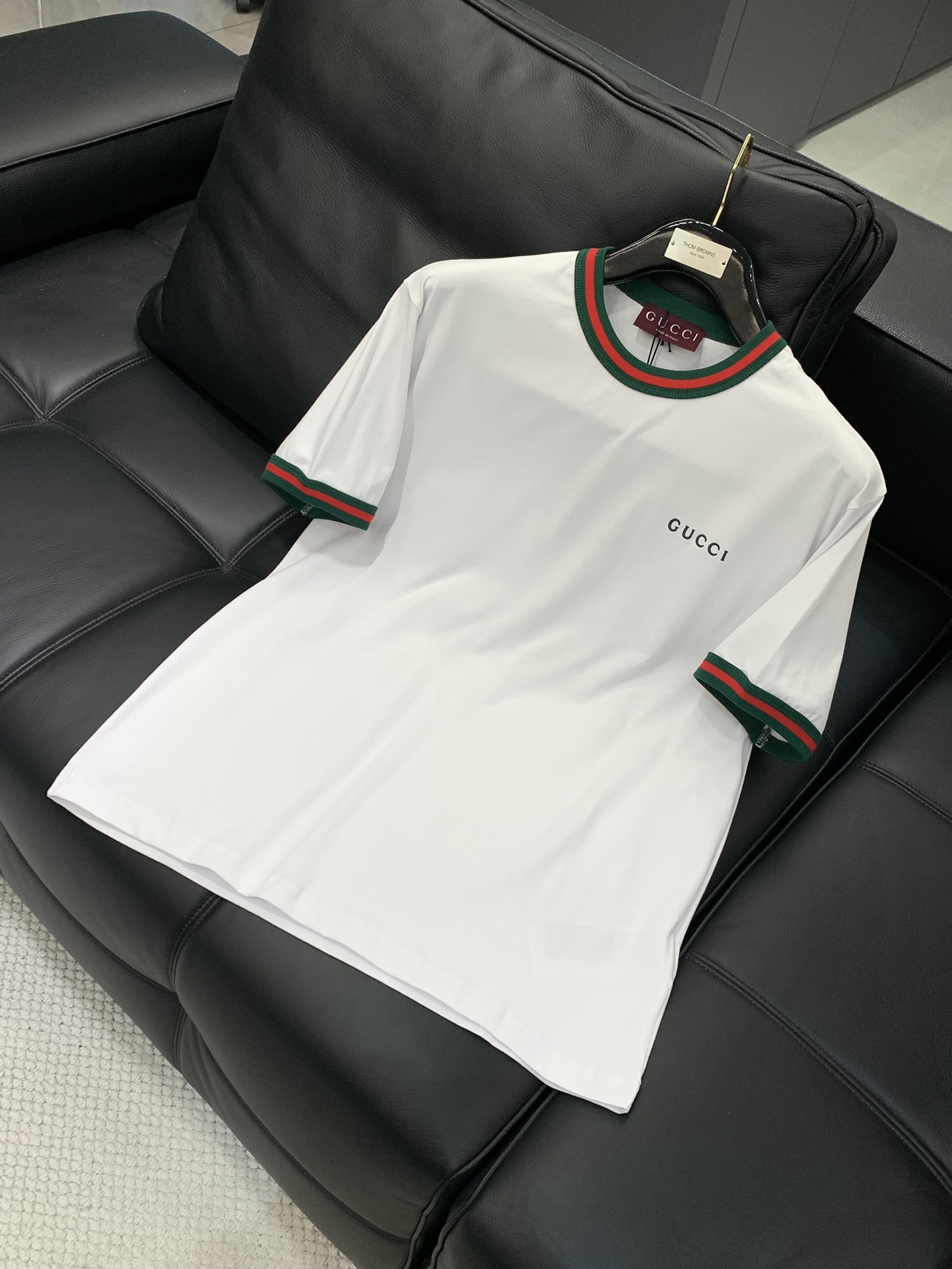 ，Gucci 古驰，2025夏季最新款，专柜同步有售，原单狠货，时尚休闲圆领短袖T恤，上身很有特点！吸睛