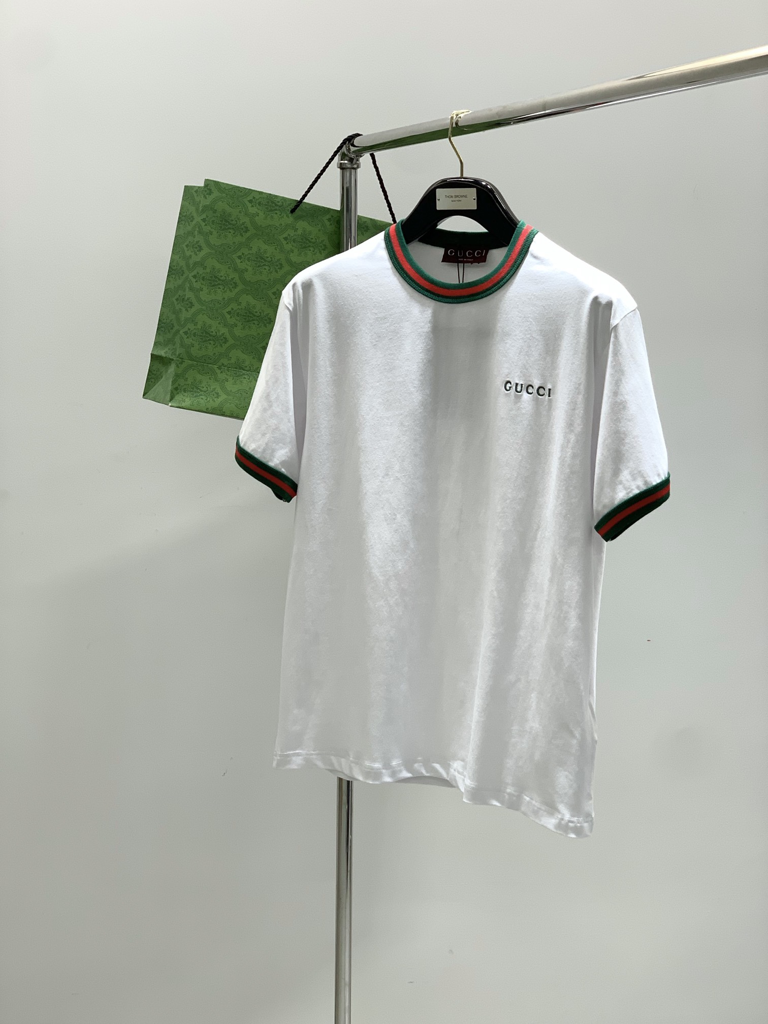 ，Gucci 古驰，2025夏季最新款，专柜同步有售，原单狠货，时尚休闲圆领短袖T恤，上身很有特点！吸睛