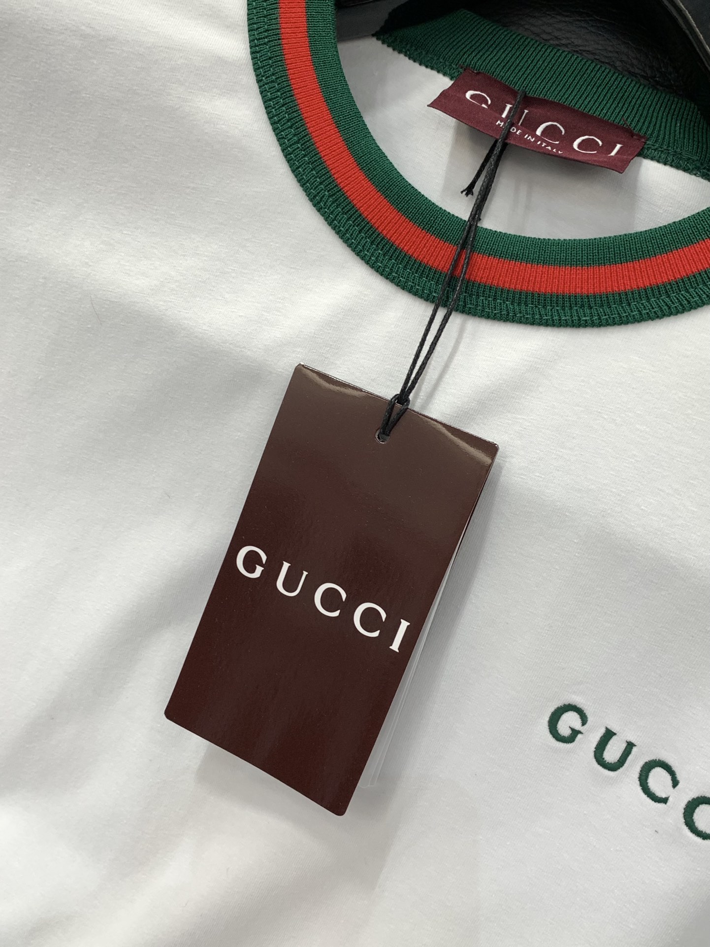 ，Gucci 古驰，2025夏季最新款，专柜同步有售，原单狠货，时尚休闲圆领短袖T恤，上身很有特点！吸睛