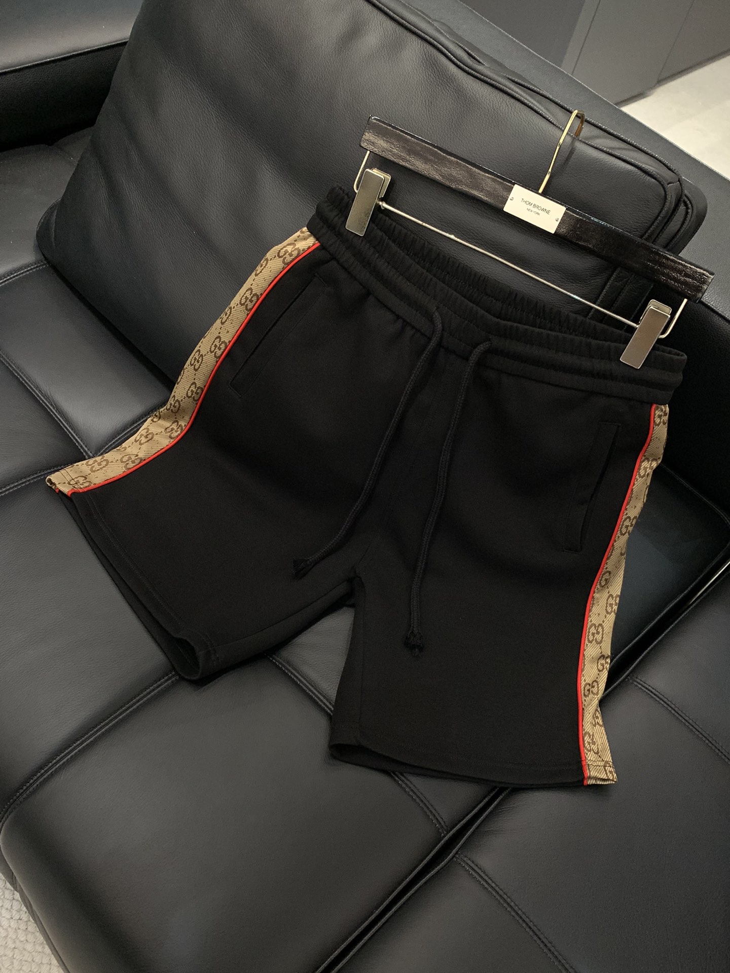 ，GUCCI 古驰，2025夏季最新品，专柜同步有售，原单狠货，时尚休闲短裤，进口原版面料，舒适透气，独