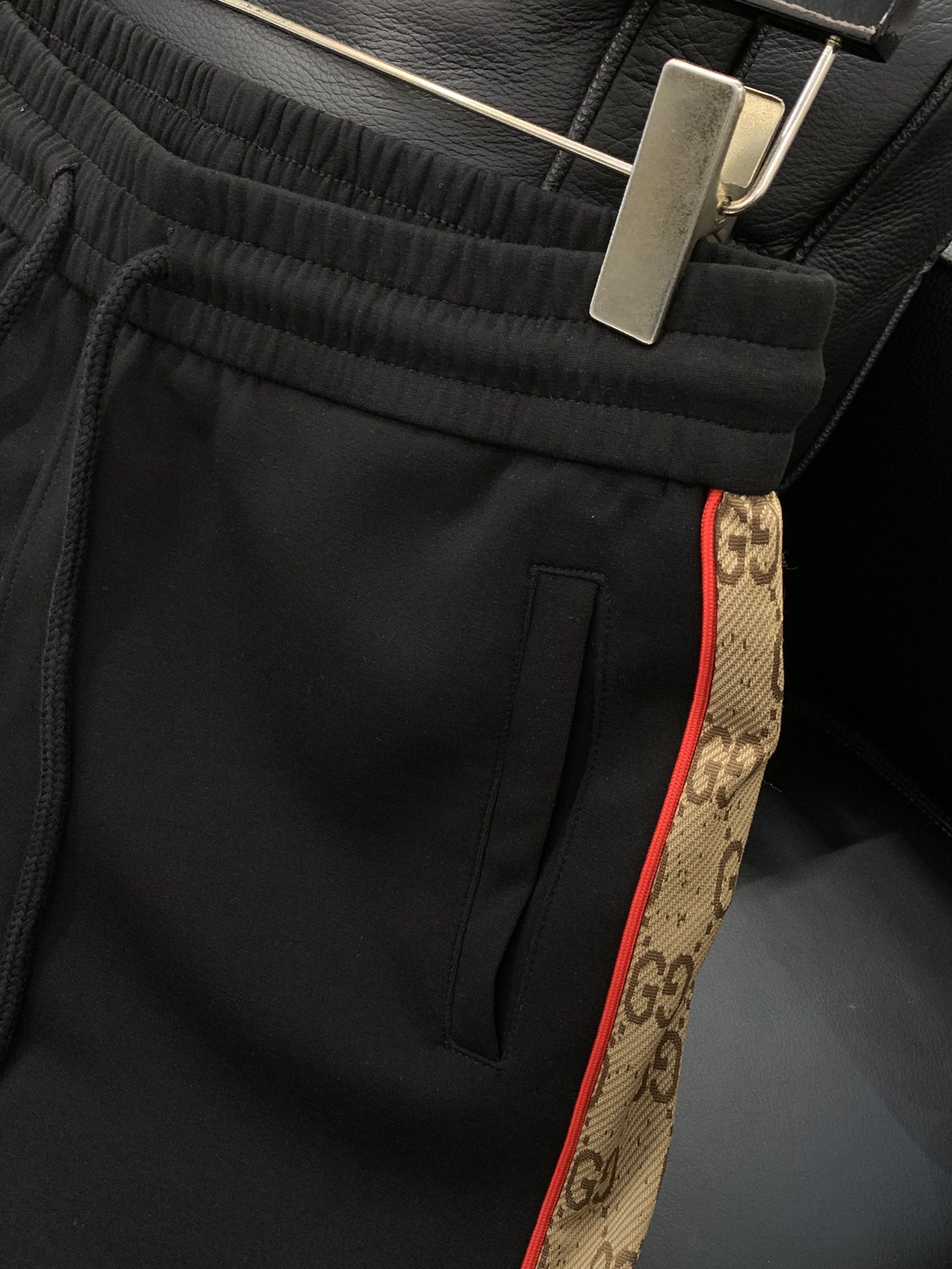 ，GUCCI 古驰，2025夏季最新品，专柜同步有售，原单狠货，时尚休闲短裤，进口原版面料，舒适透气，独