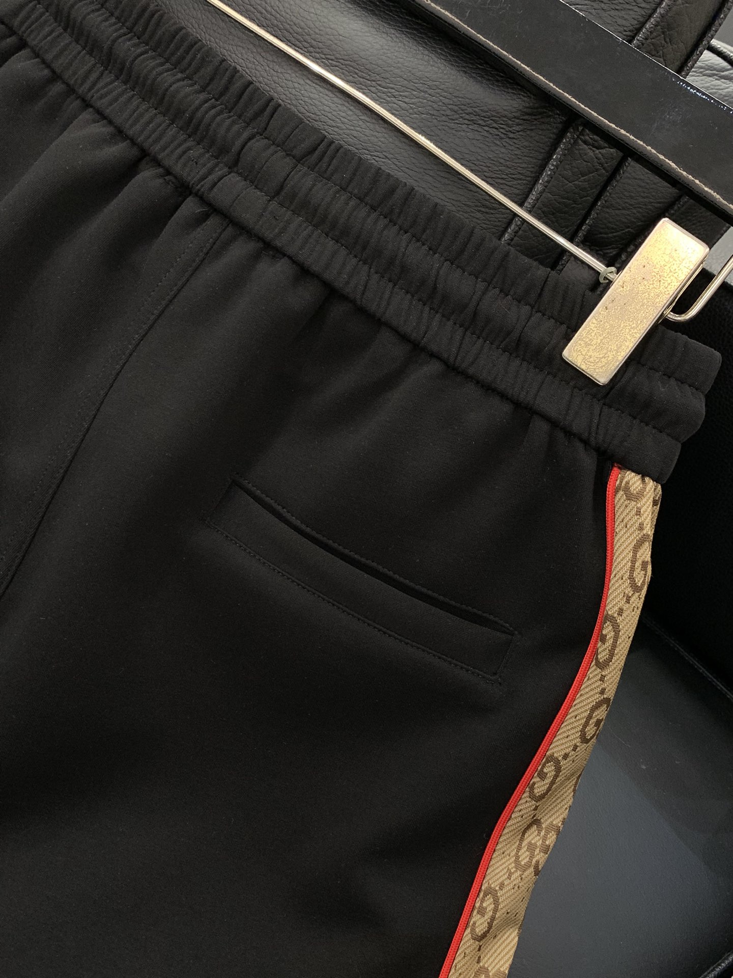 ，GUCCI 古驰，2025夏季最新品，专柜同步有售，原单狠货，时尚休闲短裤，进口原版面料，舒适透气，独