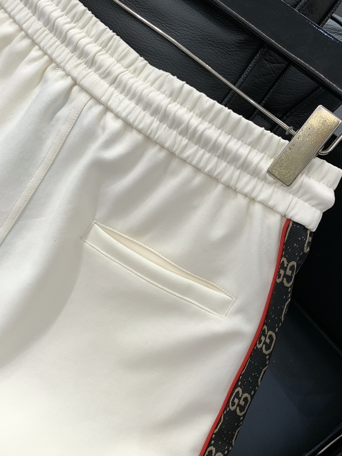，GUCCI 古驰，2025夏季最新品，专柜同步有售，原单狠货，时尚休闲短裤，进口原版面料，舒适透气，独