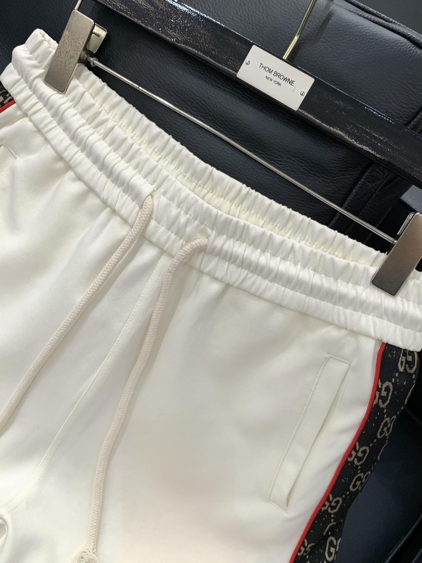 ，GUCCI 古驰，2025夏季最新品，专柜同步有售，原单狠货，时尚休闲短裤，进口原版面料，舒适透气，独