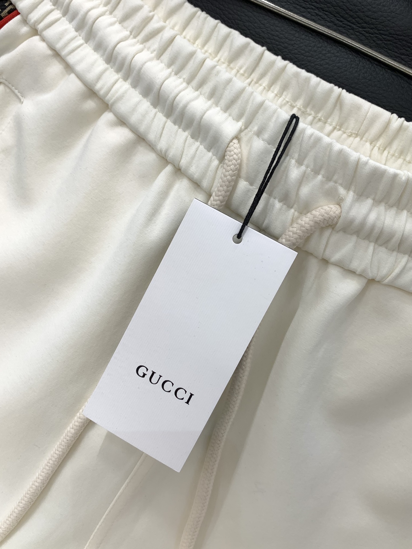 ，GUCCI 古驰，2025夏季最新品，专柜同步有售，原单狠货，时尚休闲短裤，进口原版面料，舒适透气，独