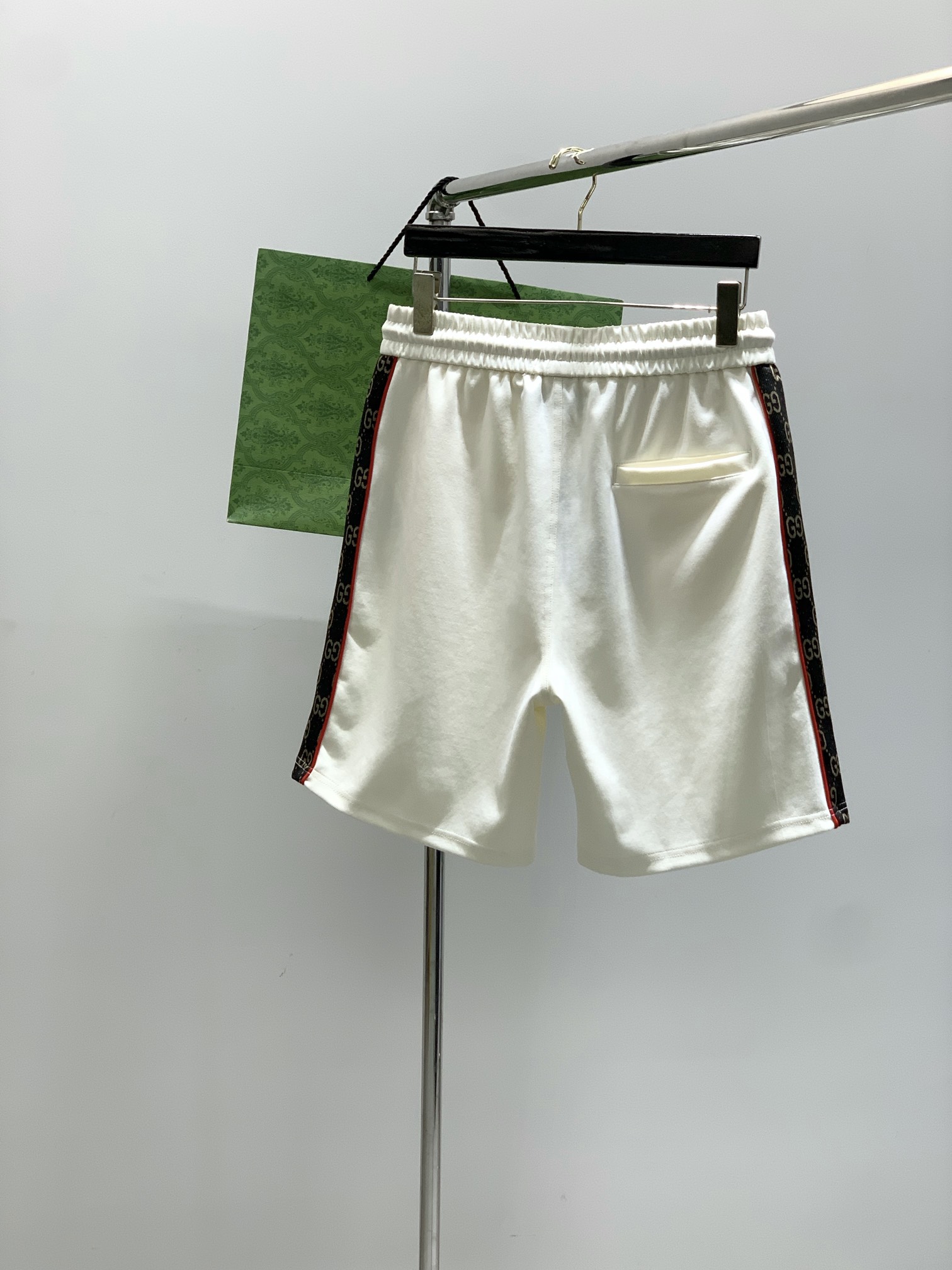 ，GUCCI 古驰，2025夏季最新品，专柜同步有售，原单狠货，时尚休闲短裤，进口原版面料，舒适透气，独