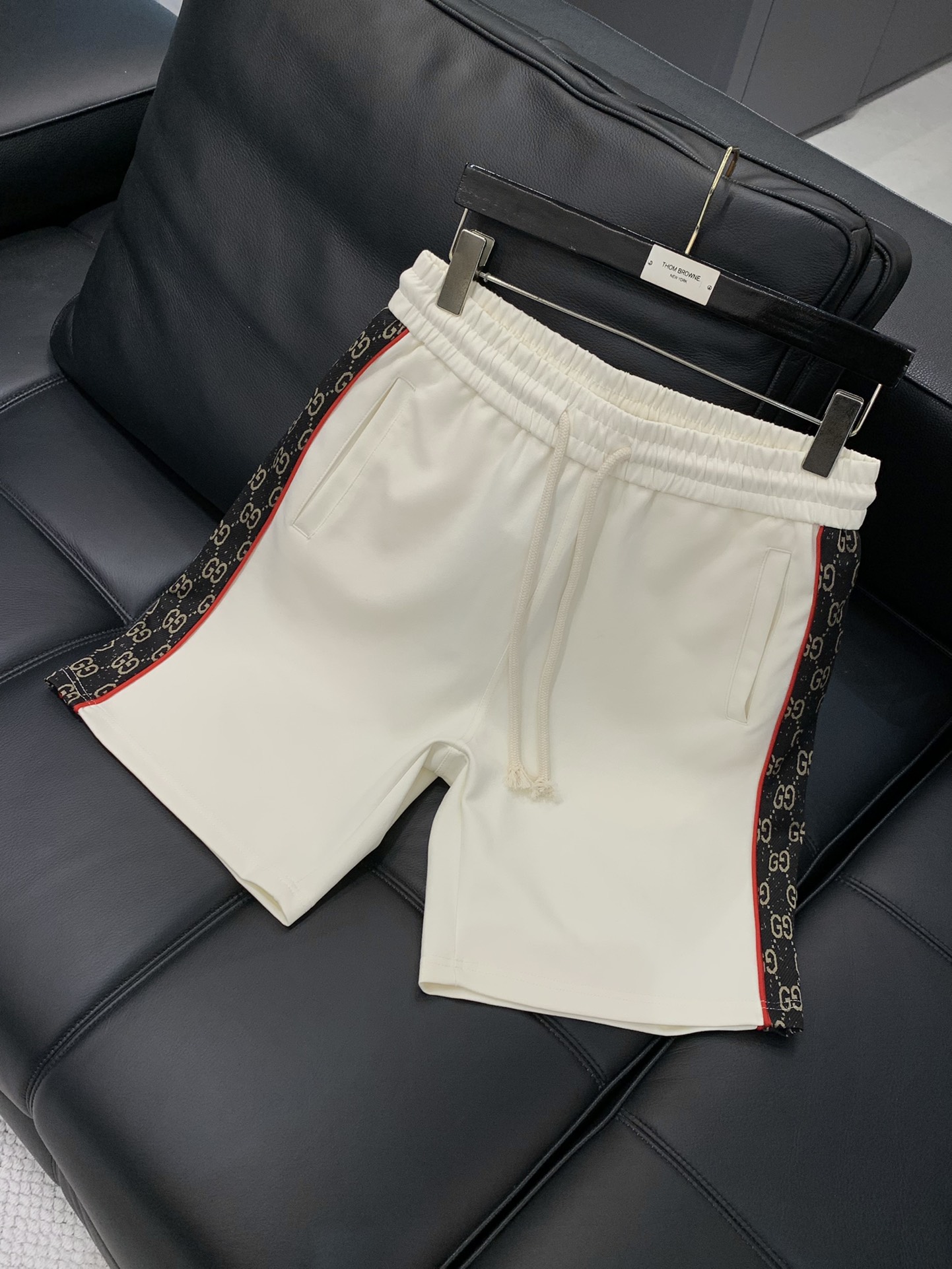 ，GUCCI 古驰，2025夏季最新品，专柜同步有售，原单狠货，时尚休闲短裤，进口原版面料，舒适透气，独