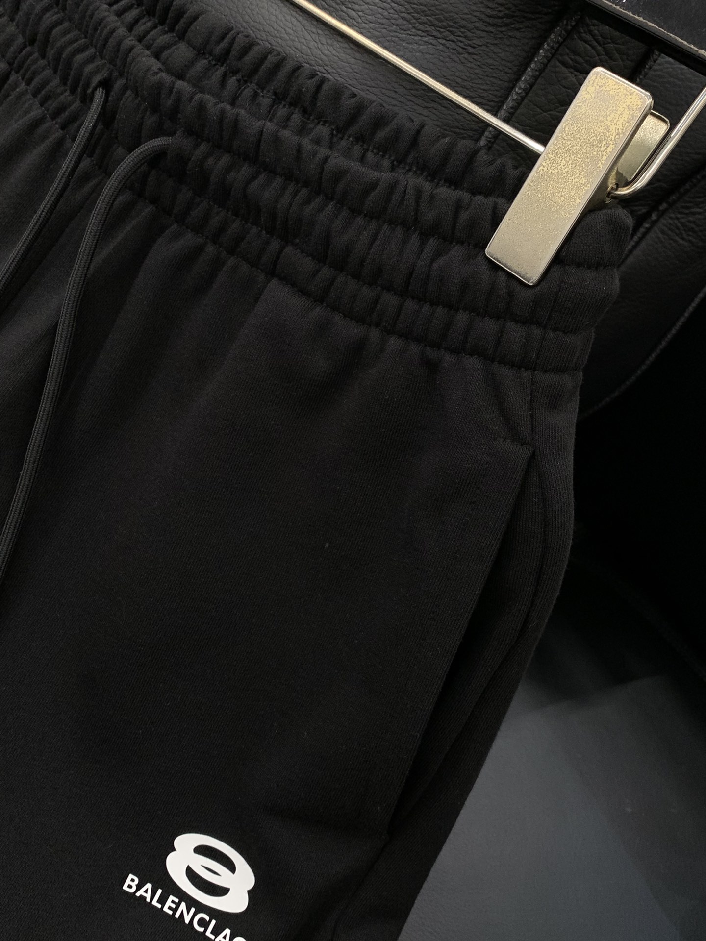 ，Balenciaga 巴黎世家，2025夏季最新品，专柜同步有售，原单狠货，时尚休闲短裤，进口原版水洗