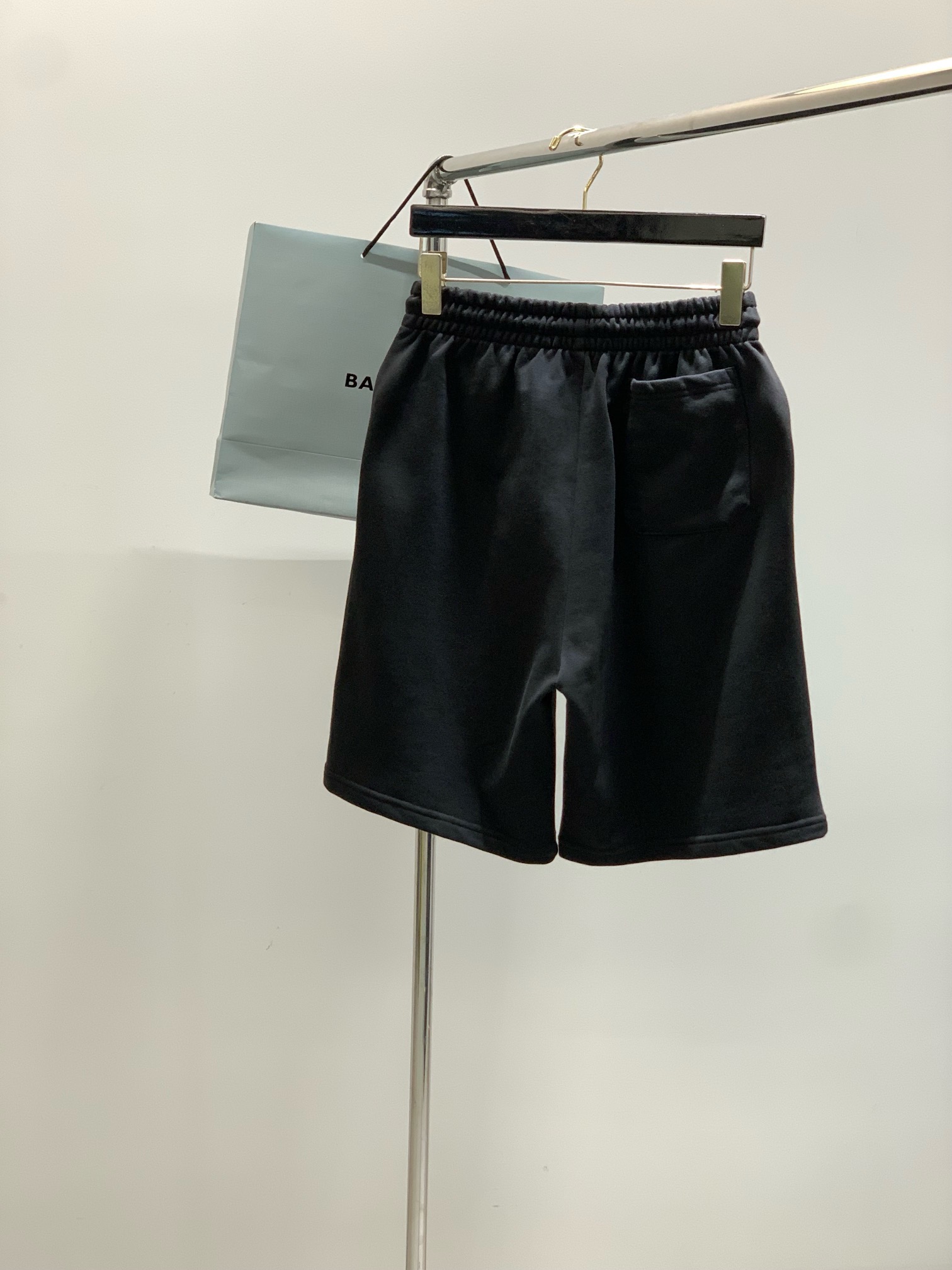 ，Balenciaga 巴黎世家，2025夏季最新品，专柜同步有售，原单狠货，时尚休闲短裤，进口原版水洗