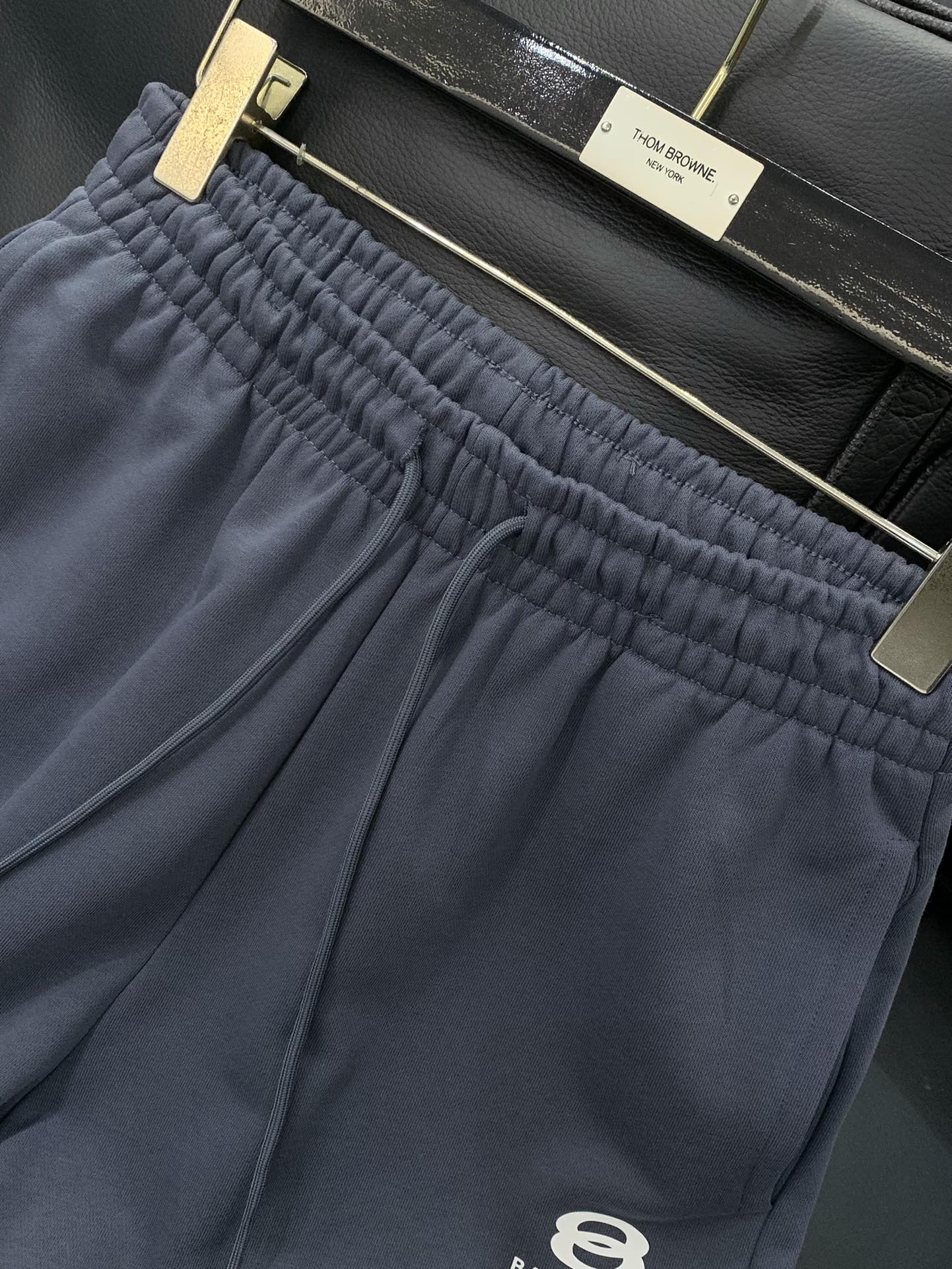 ，Balenciaga 巴黎世家，2025夏季最新品，专柜同步有售，原单狠货，时尚休闲短裤，进口原版水洗