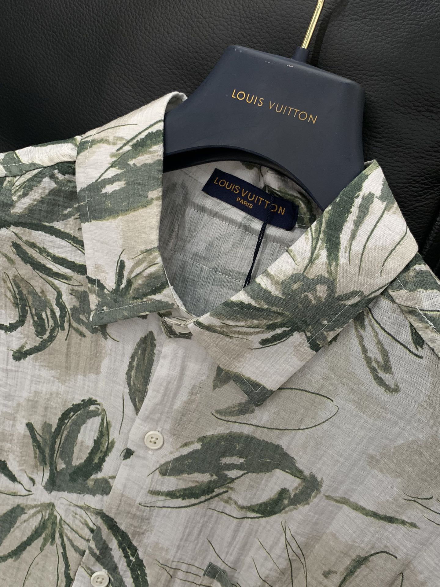 ，LouisVuitton 路易威登，2025夏季最新款，专柜同步有售，原单狠货，时尚休闲短袖衬衫，上身