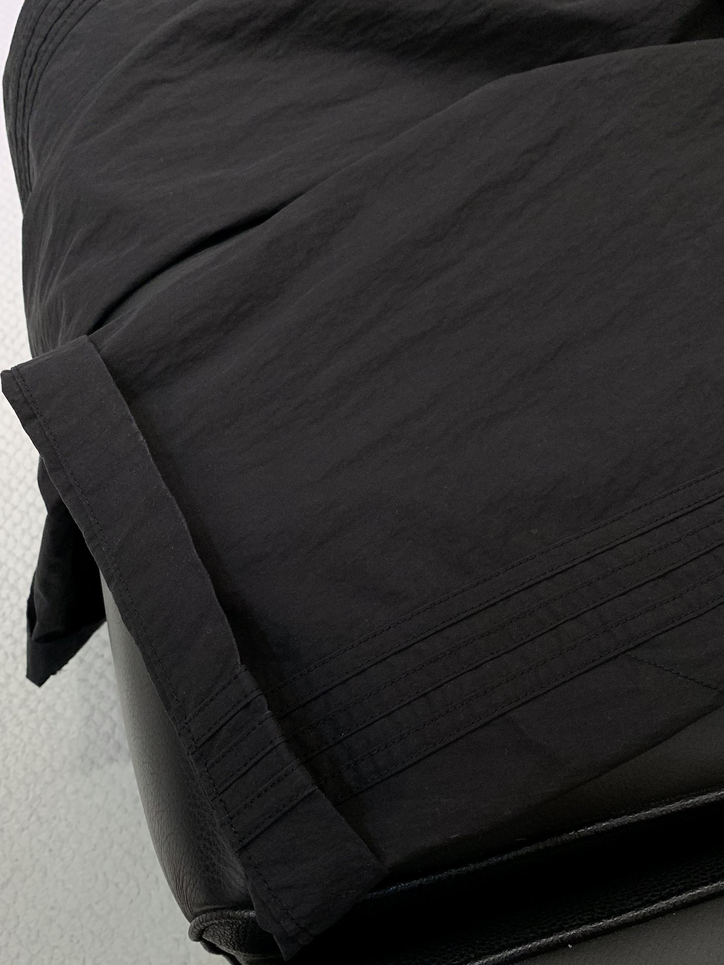 ，Balenciaga 巴黎世家，2025春季最新品，专柜同步有售，原单狠货，时尚休闲裤，进口原版水洗弹